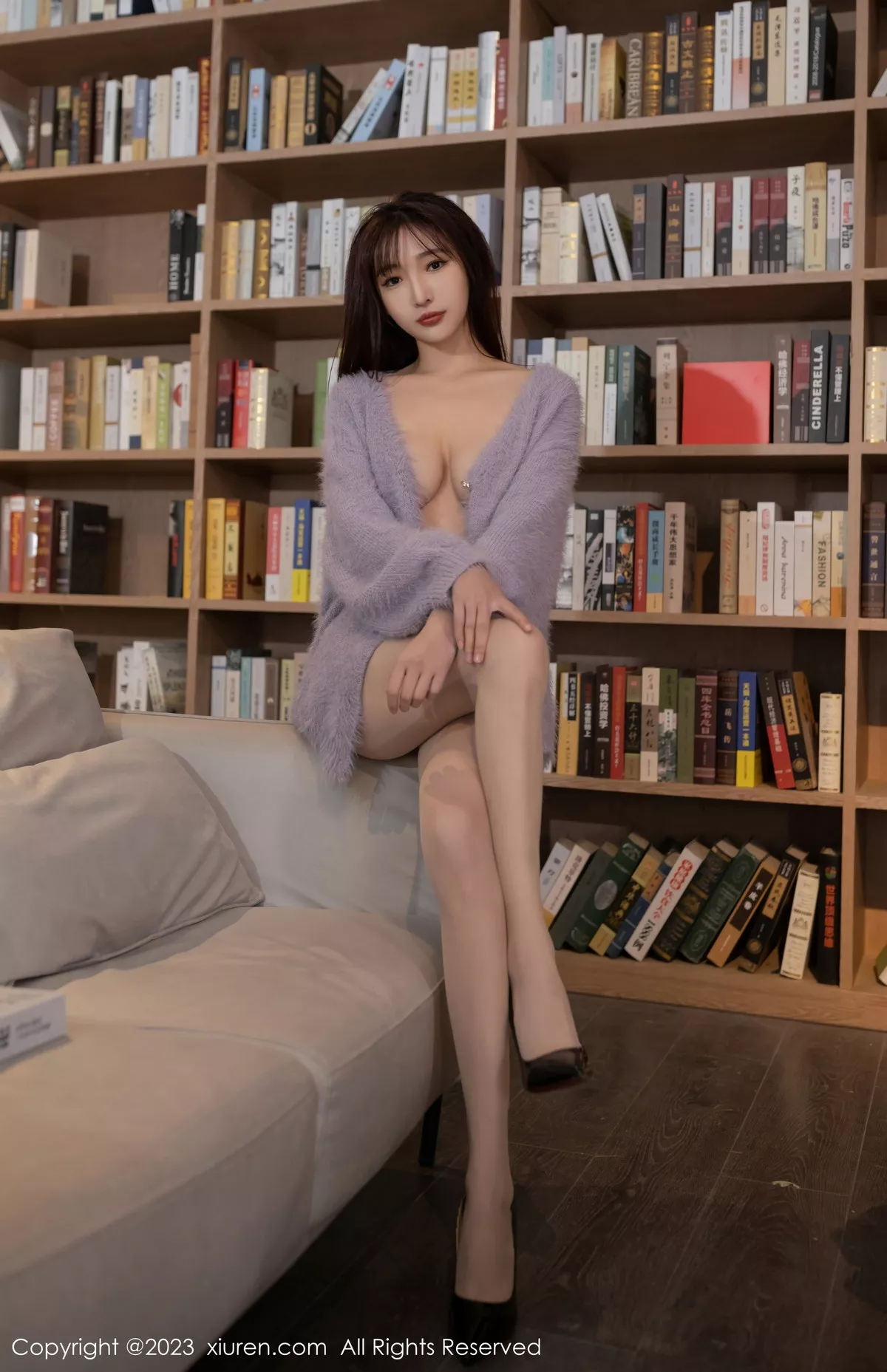 秀人集.com_[XiuRen秀人网]No.6209_模特陆萱萱图书馆场景紫色露肩连衣短裙配超薄肉丝完美诱惑写真81P