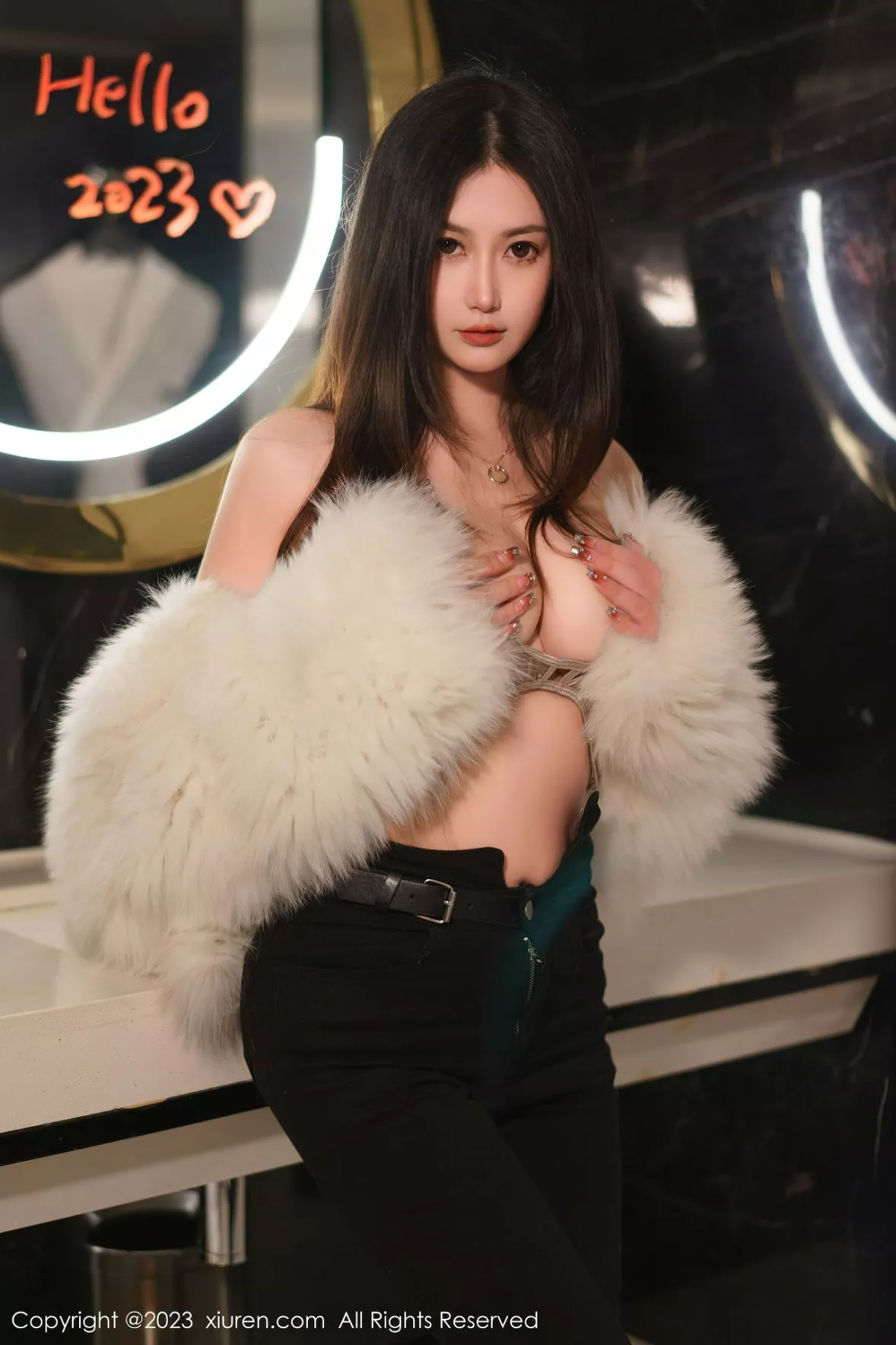 秀人集.com_[XiuRen秀人网]No.6213_模特laura阿姣三亚旅拍性感咖啡色比基尼秀完美身材诱惑写真75P