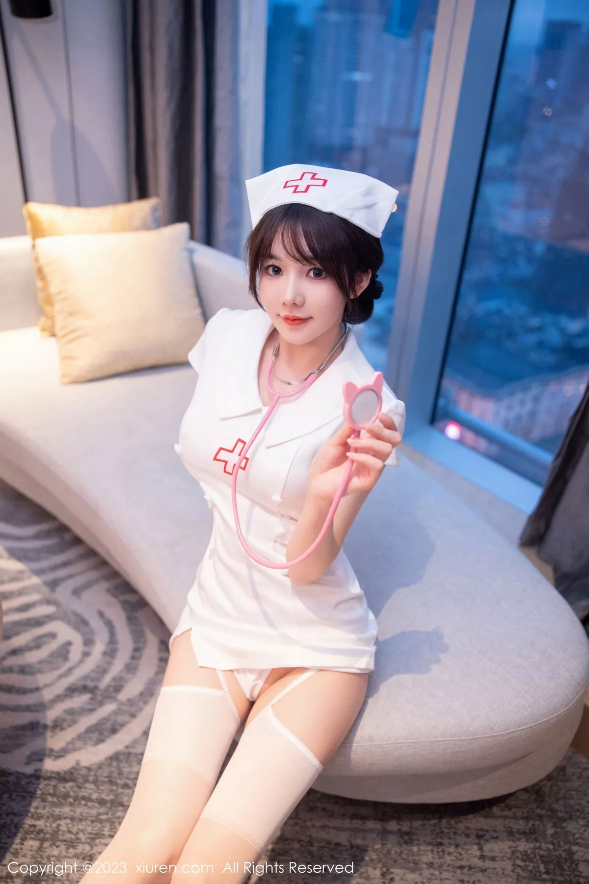 秀人集.com_[XiuRen秀人网]No.6221_模特婠婠么性感白色情趣护士服配白丝吊袜秀曼妙身姿绝美写真81P