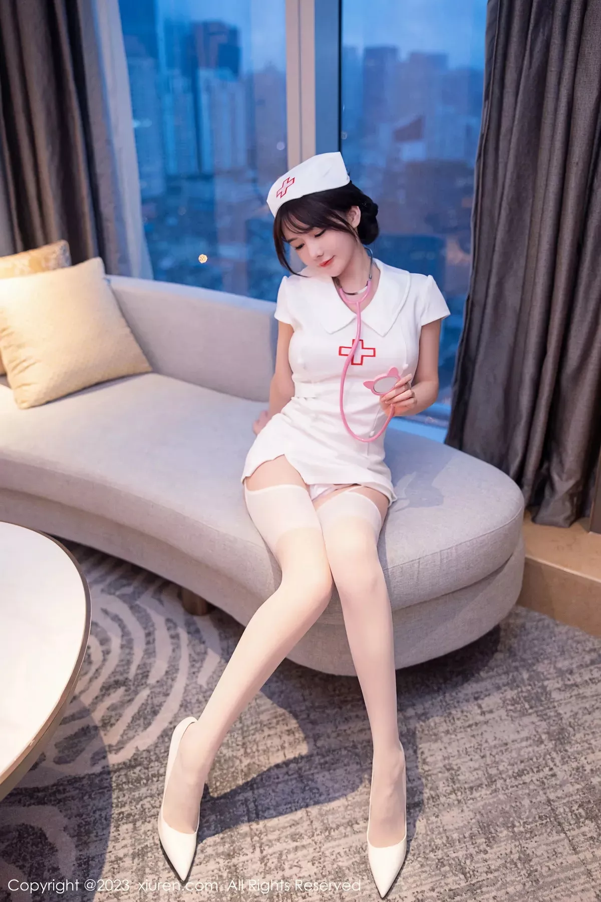 秀人集.com_[XiuRen秀人网]No.6221_模特婠婠么性感白色情趣护士服配白丝吊袜秀曼妙身姿绝美写真81P