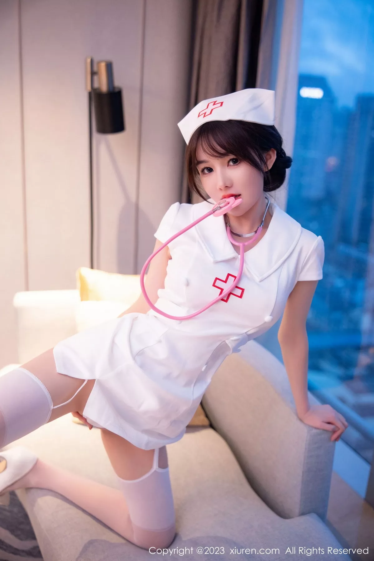 秀人集.com_[XiuRen秀人网]No.6221_模特婠婠么性感白色情趣护士服配白丝吊袜秀曼妙身姿绝美写真81P
