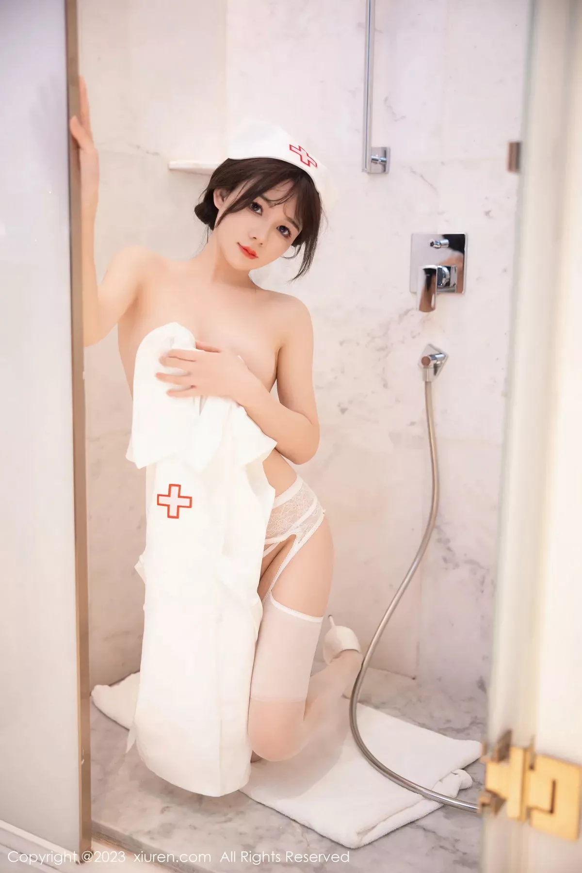 秀人集.com_[XiuRen秀人网]No.6221_模特婠婠么性感白色情趣护士服配白丝吊袜秀曼妙身姿绝美写真81P