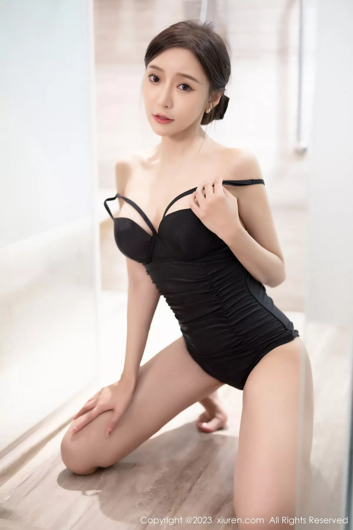 秀人集.com_[XiuRen秀人网]No.6222_女神王馨瑶yanni海南岛旅拍性感黑色泳装秀丰满身材迷人写真84P
