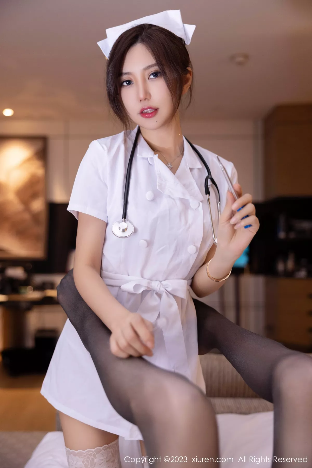秀人集.com_[XiuRen秀人网]No.6248_女神绮里嘉ula性感白色护士服配超薄肉丝秀曼妙身姿诱惑写真91P