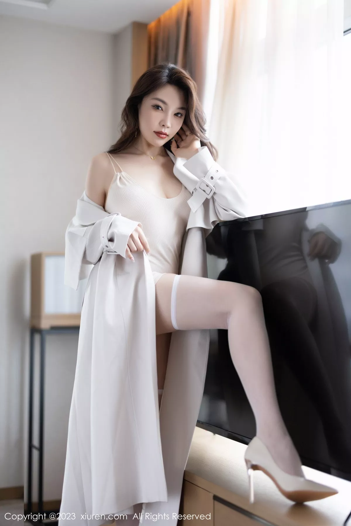 秀人集.com_[XiuRen秀人网]No.6257_女神徐莉芝Booty脱浅色外衣露白色轻透上衣秀曼妙身材诱惑写真85P