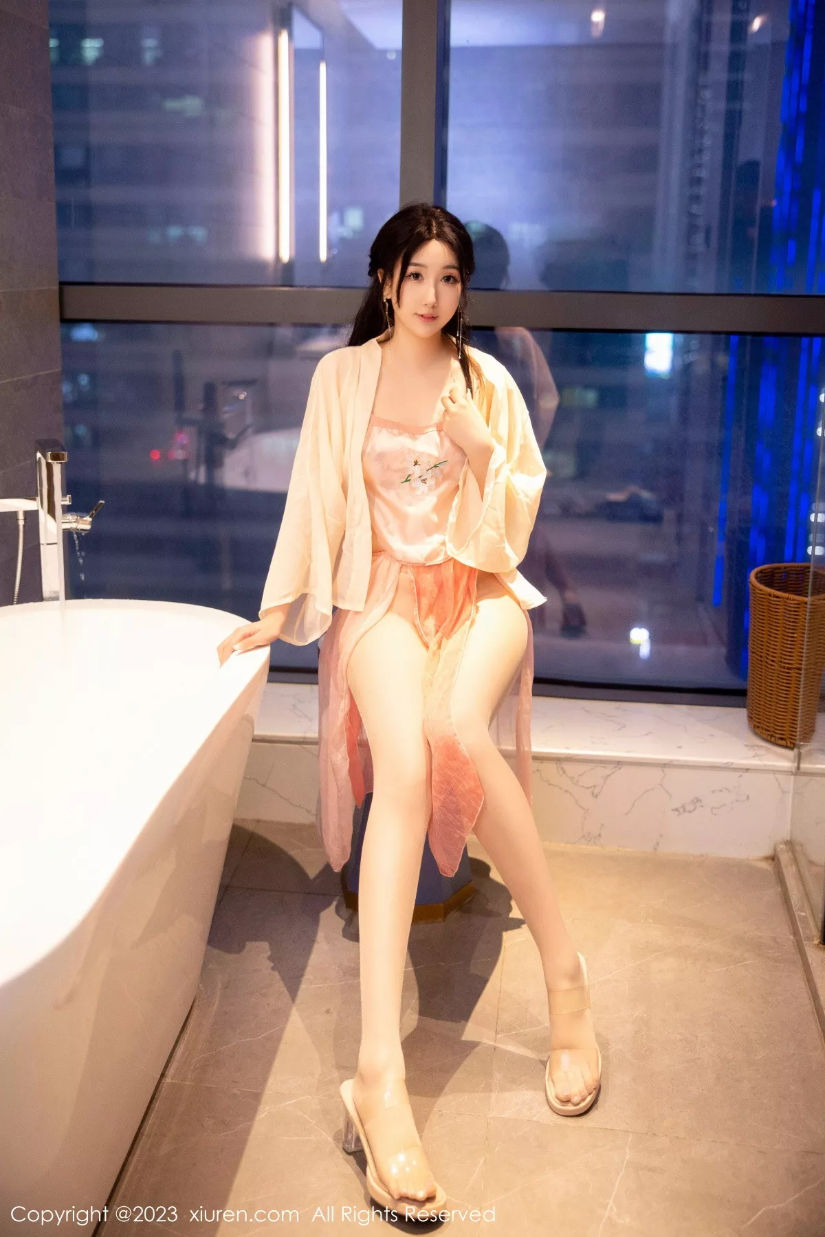 秀人集.com_[XiuRen秀人网]No.6262_模特江真真浴室场景橙色古装服饰秀圆润丰腴身材惹火诱惑写真70P