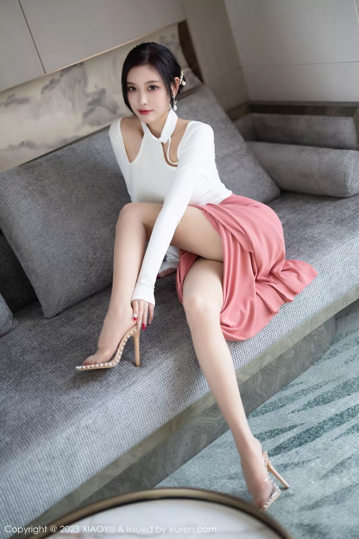 秀人集.com_[XiaoYu画语界]Vol.965_女神杨晨晨Yome白色上衣配淡红长裙露吊坠内衣完美诱惑写真91P