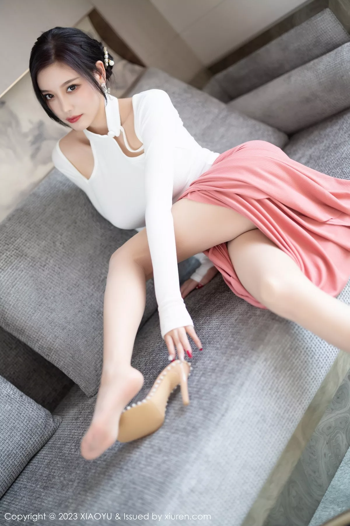 秀人集.com_[XiaoYu画语界]Vol.965_女神杨晨晨Yome白色上衣配淡红长裙露吊坠内衣完美诱惑写真91P