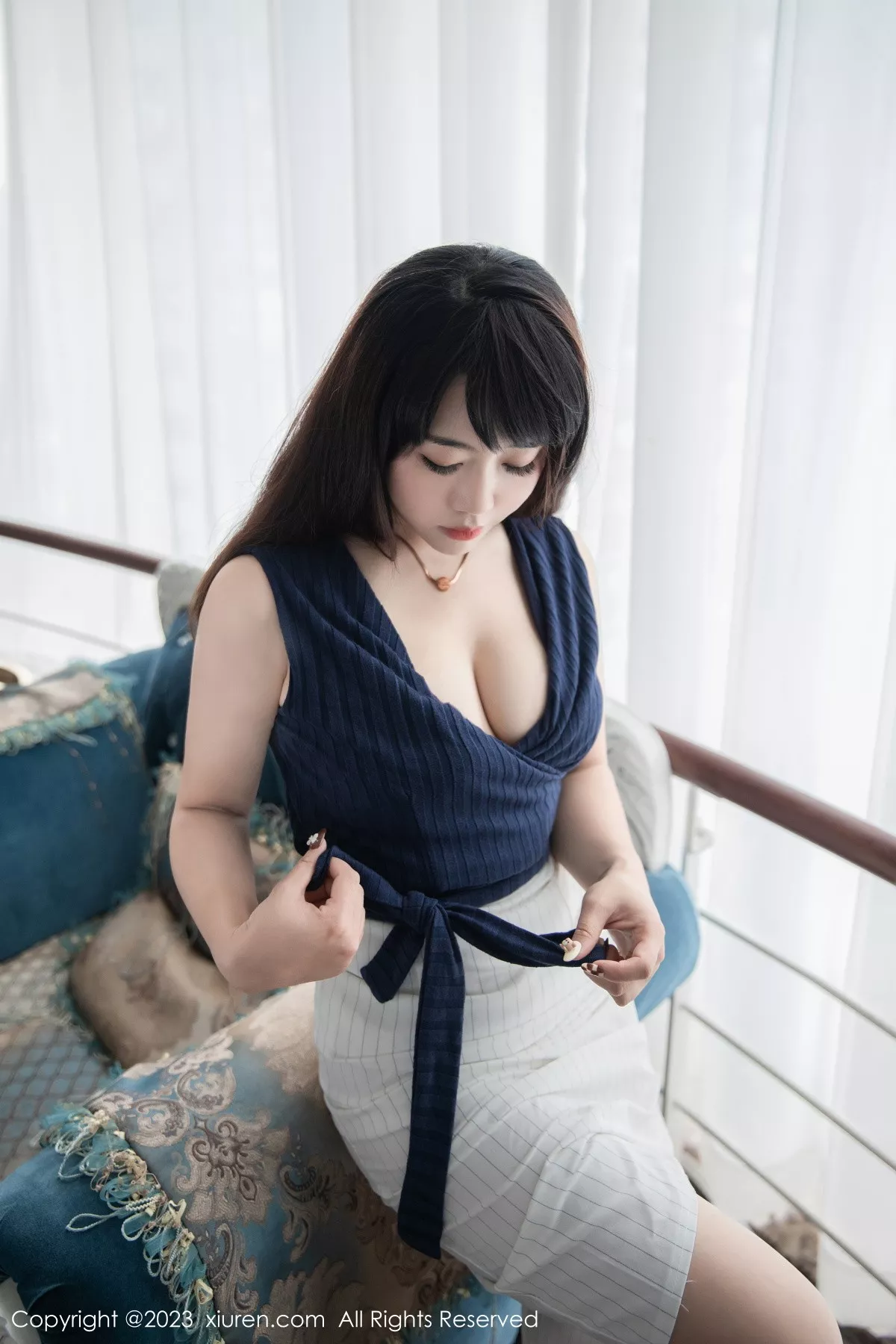 秀人集.com_[XiuRen秀人网]No.6272_模特严利娅Yuliya蓝色上衣配白短裙露蓝色内衣超薄肉丝诱惑写真63P