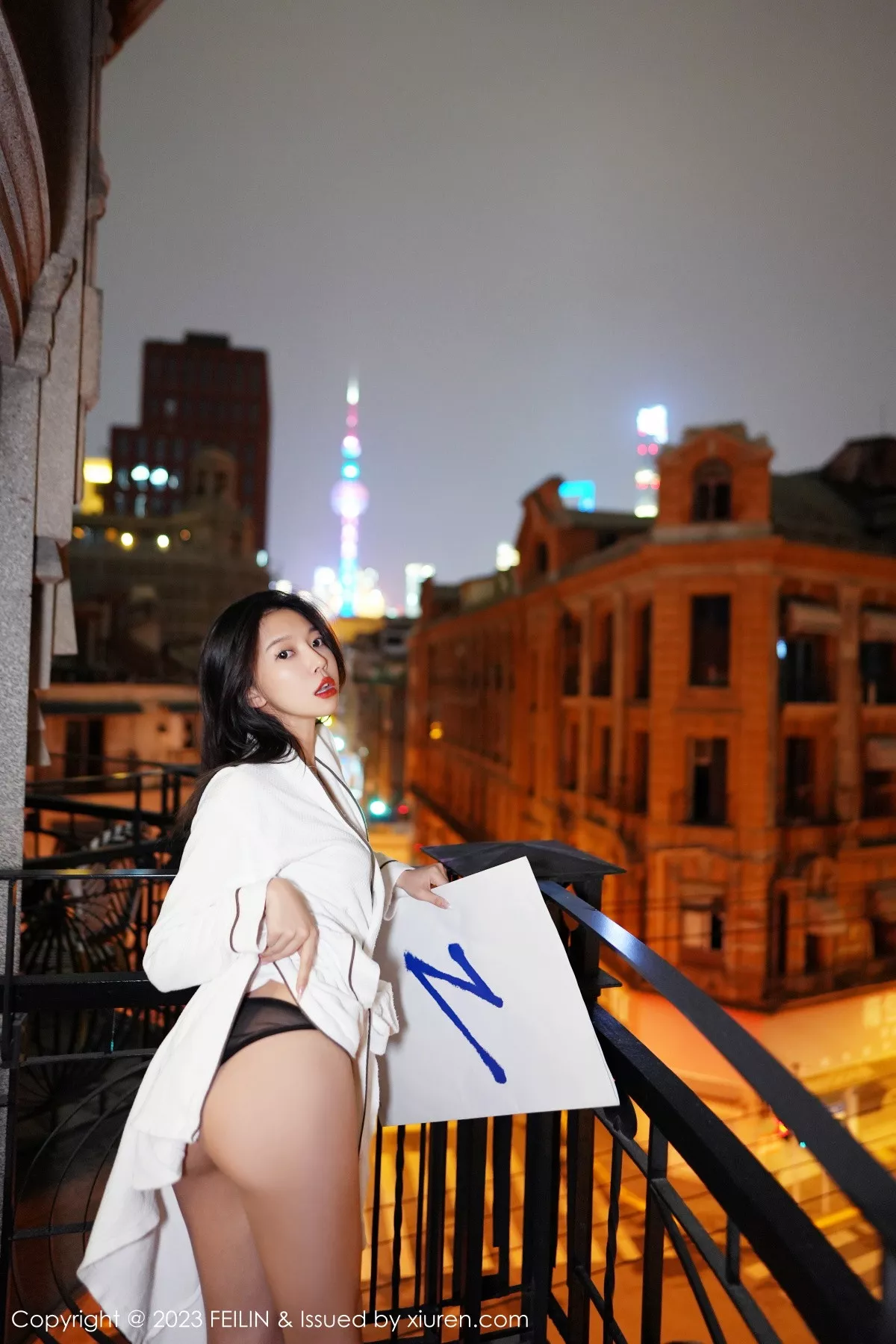 秀人集.com_[FeiLin嗲囡囡]VOL.464_女神冯木木LRIS私房脱白色睡袍露黑色内衣配黑丝吊袜诱惑写真89P
