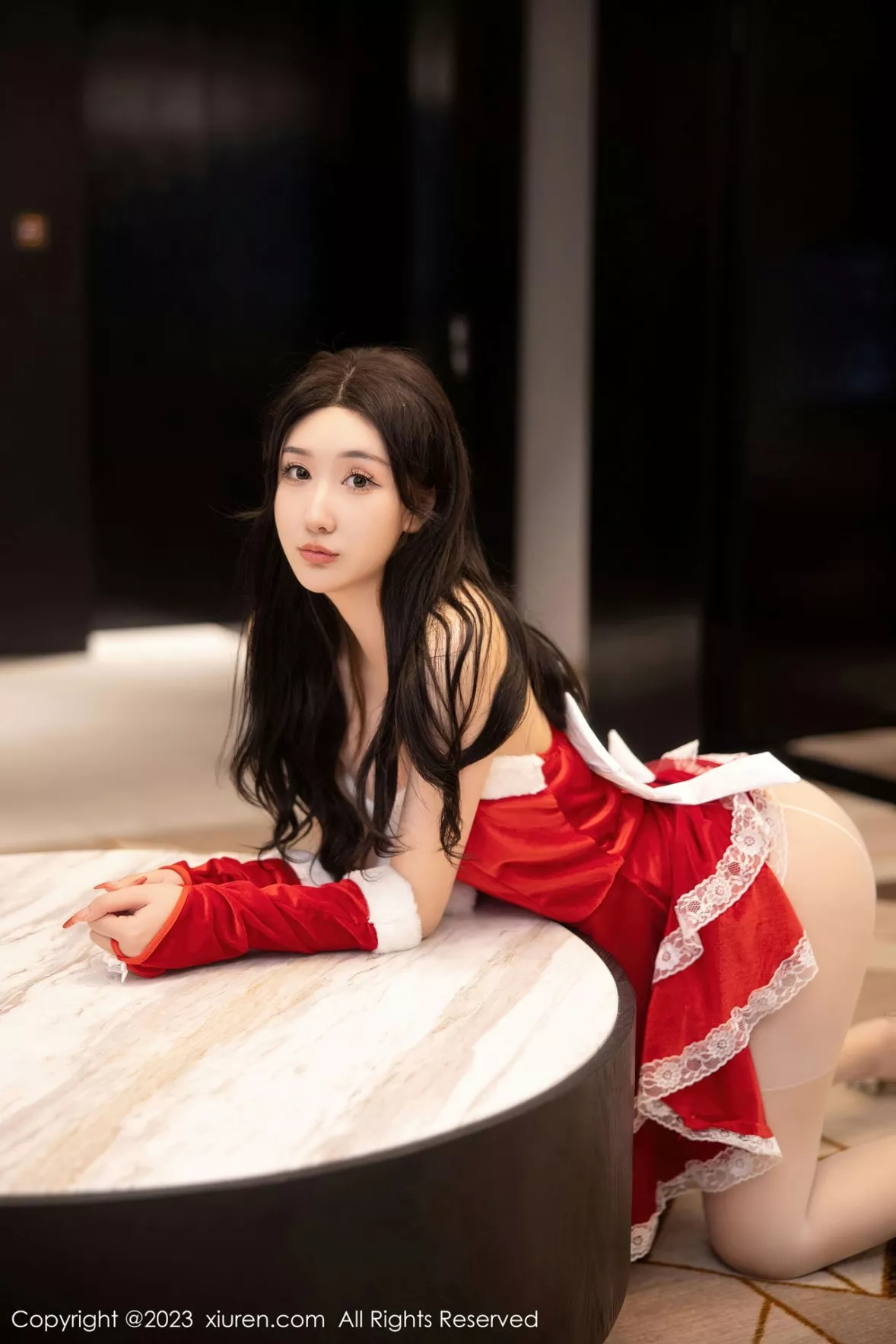 秀人集.com_[XiuRen秀人网]No.6163_模特江真真性感红色贺新年服配白色蕾丝袜秀白嫩美腿迷人写真87P