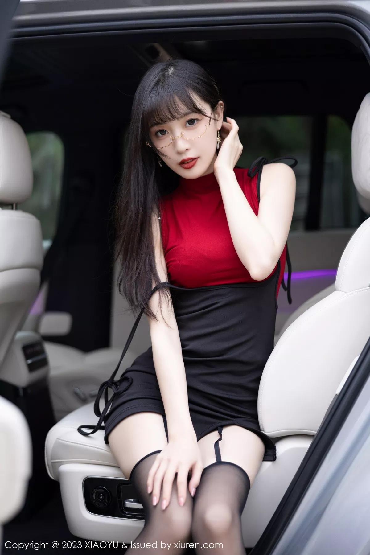 秀人集.com_[XiaoYu画语界]Vol.950_模特林星阑户外车拍性感黑色内衣配黑丝吊袜秀曼妙身姿诱惑写真85P
