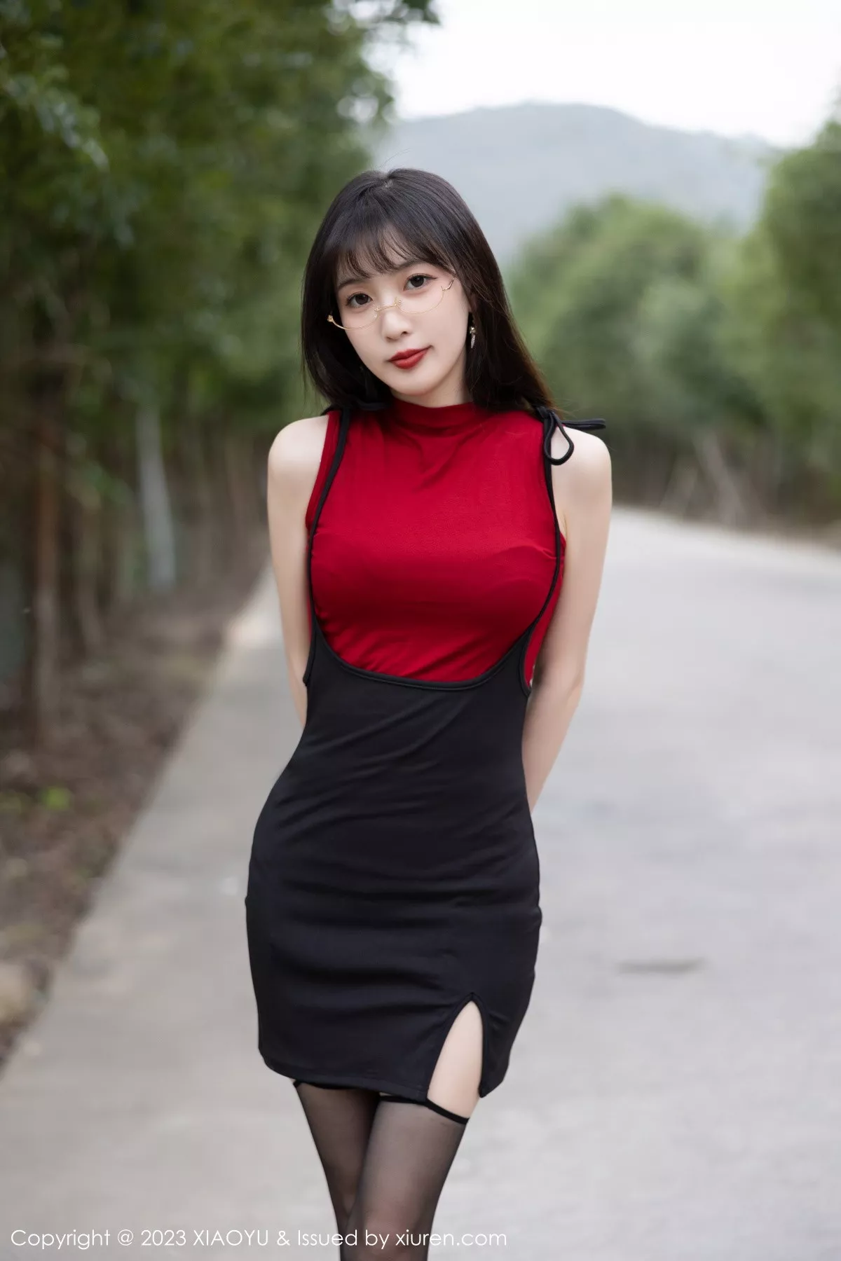 秀人集.com_[XiaoYu画语界]Vol.950_模特林星阑户外车拍性感黑色内衣配黑丝吊袜秀曼妙身姿诱惑写真85P