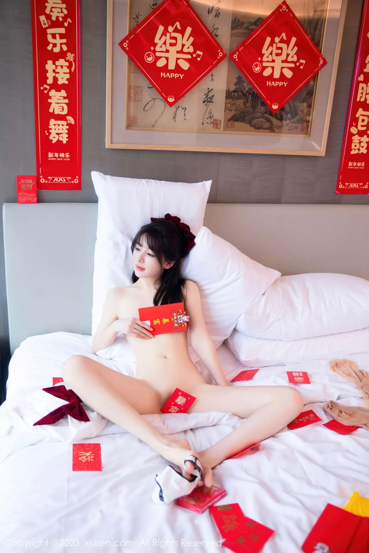 秀人集.com_[XiuRen秀人网]No.6168_模特婠婠么新春主题私房床上脱低胸服饰秀绝美身材迷人诱惑写真84P