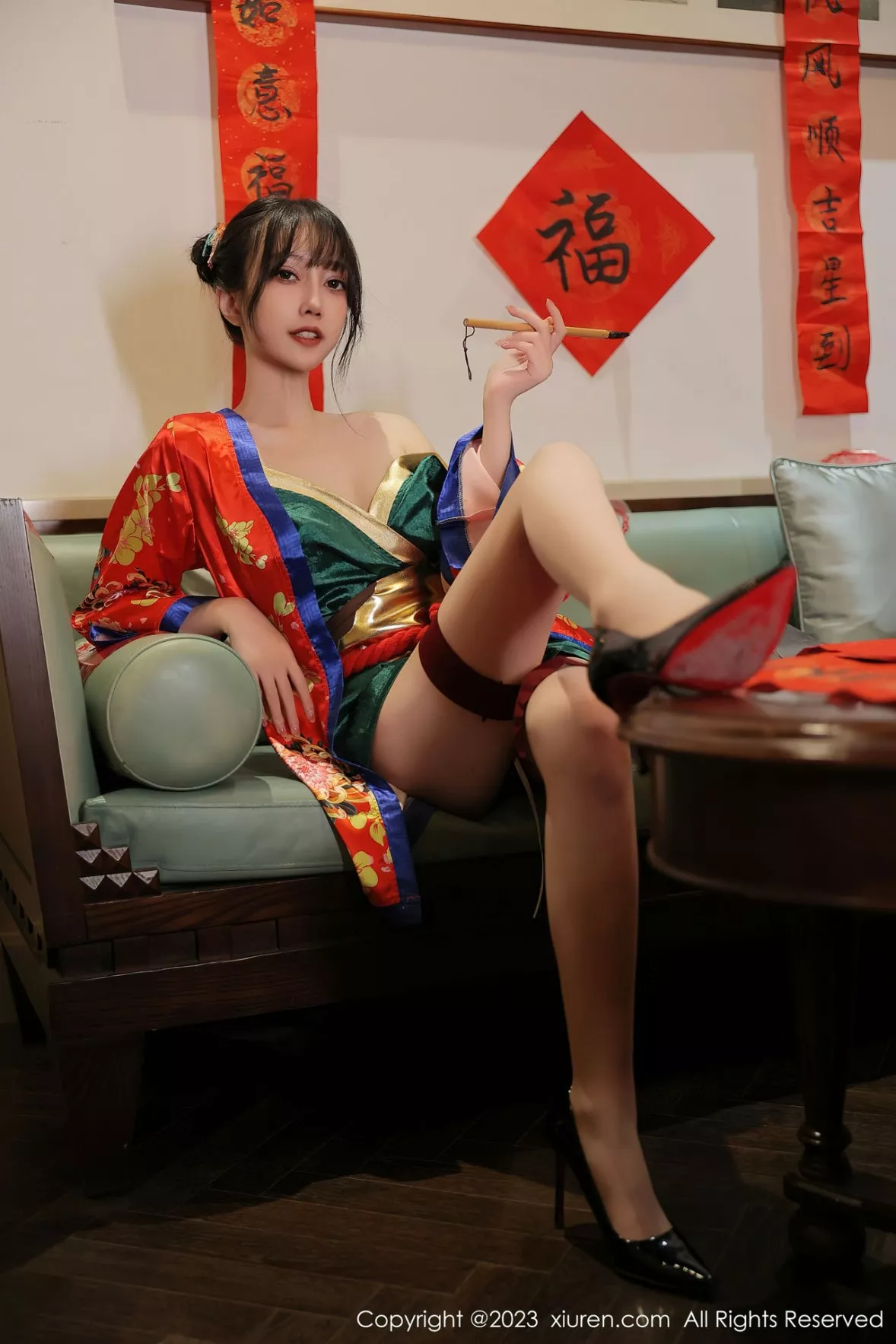 秀人集.com_[XiuRen秀人网]No.6167_模特玥儿玥新春主题私房半脱露曼妙身姿对联遮身撩人诱惑写真57P