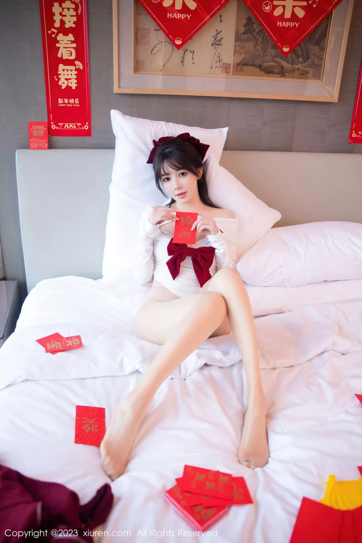 秀人集.com_[XiuRen秀人网]No.6168_模特婠婠么新春主题私房床上脱低胸服饰秀绝美身材迷人诱惑写真84P