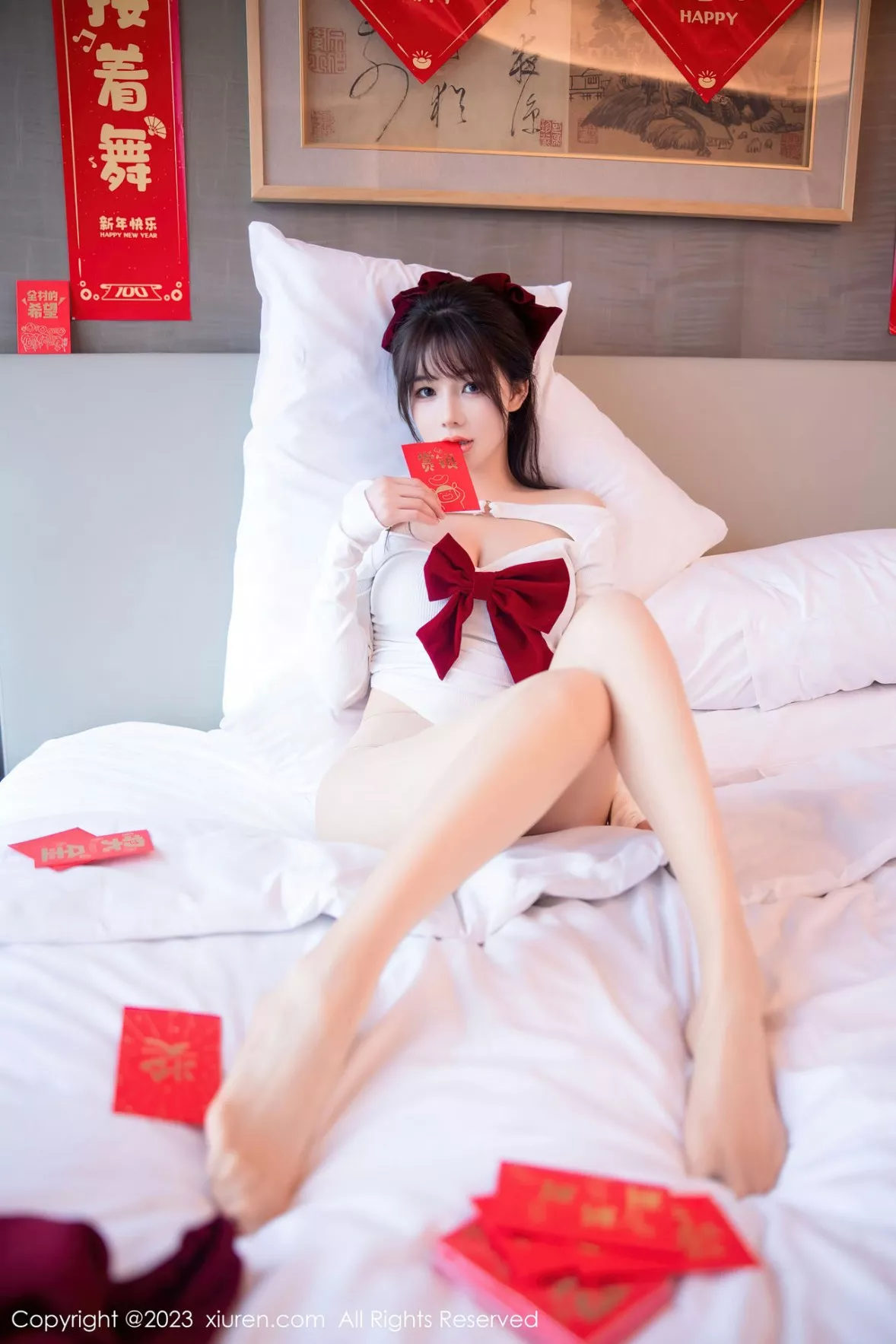 秀人集.com_[XiuRen秀人网]No.6168_模特婠婠么新春主题私房床上脱低胸服饰秀绝美身材迷人诱惑写真84P