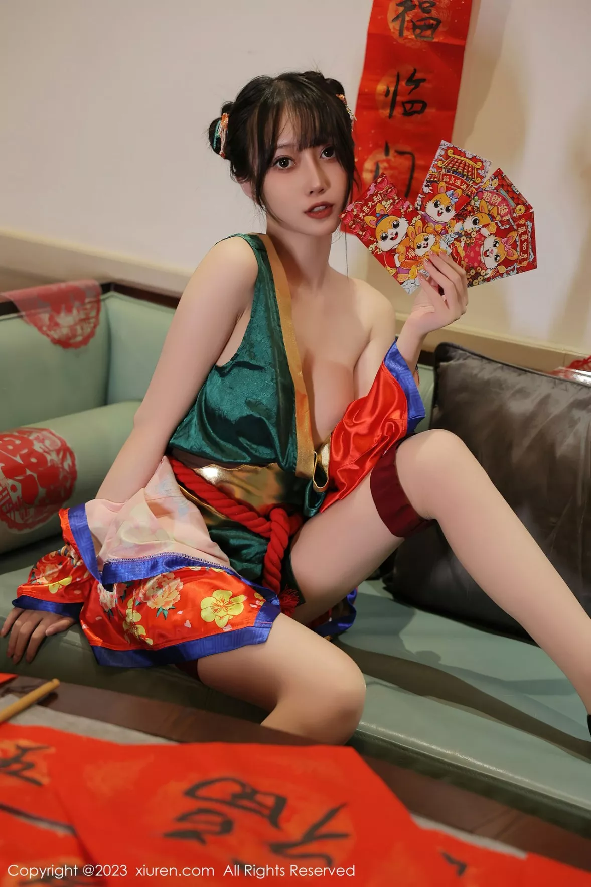 秀人集.com_[XiuRen秀人网]No.6167_模特玥儿玥新春主题私房半脱露曼妙身姿对联遮身撩人诱惑写真57P