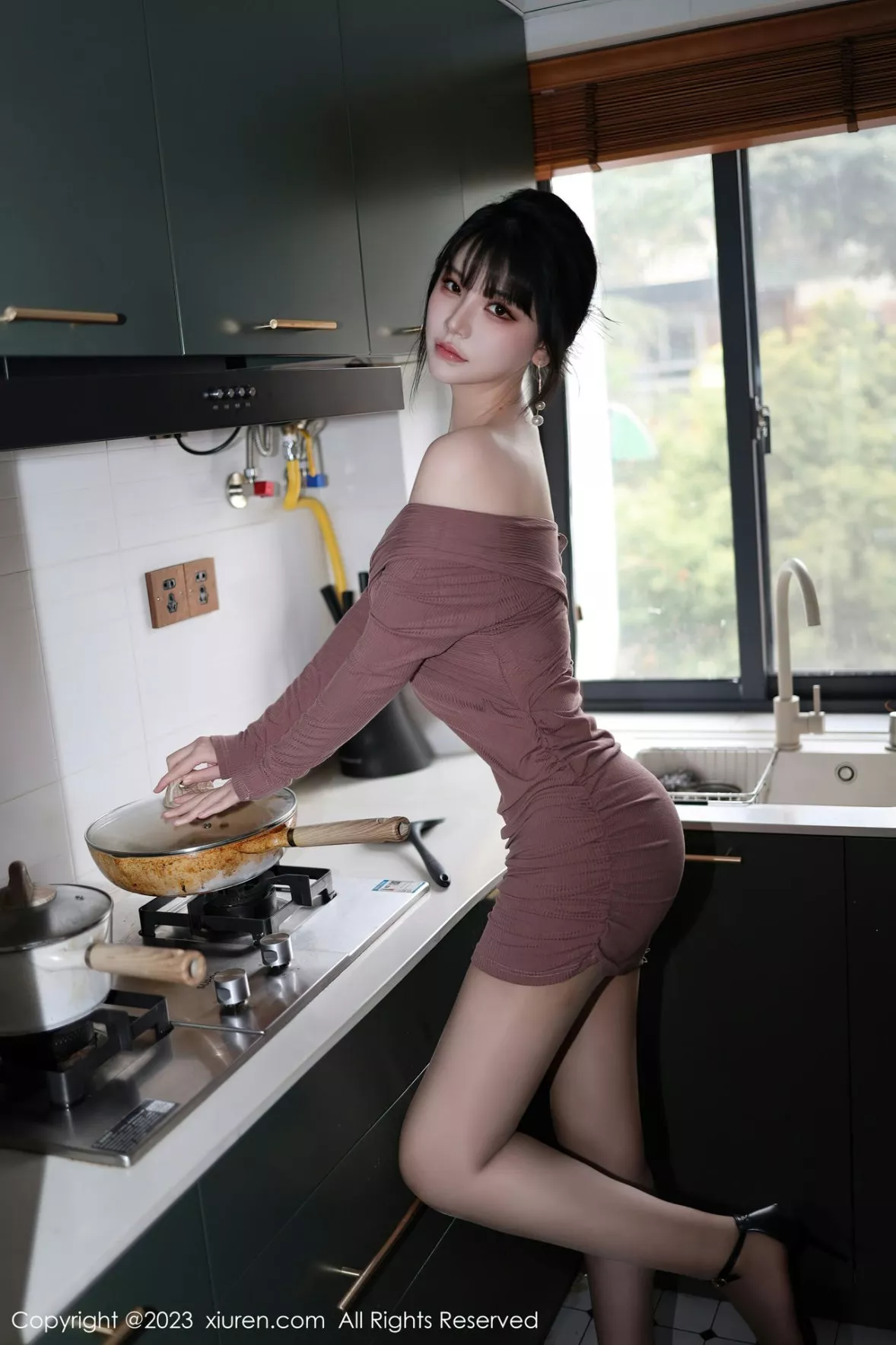 秀人集.com_[XiuRen秀人网]No.6178_模特桃桃子_私房性感厨娘装扮超薄无内肉丝秀翘臀美腿诱惑写真82P