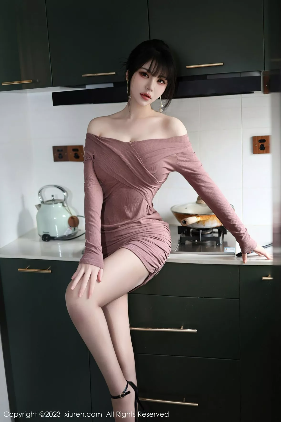 秀人集.com_[XiuRen秀人网]No.6178_模特桃桃子_私房性感厨娘装扮超薄无内肉丝秀翘臀美腿诱惑写真82P