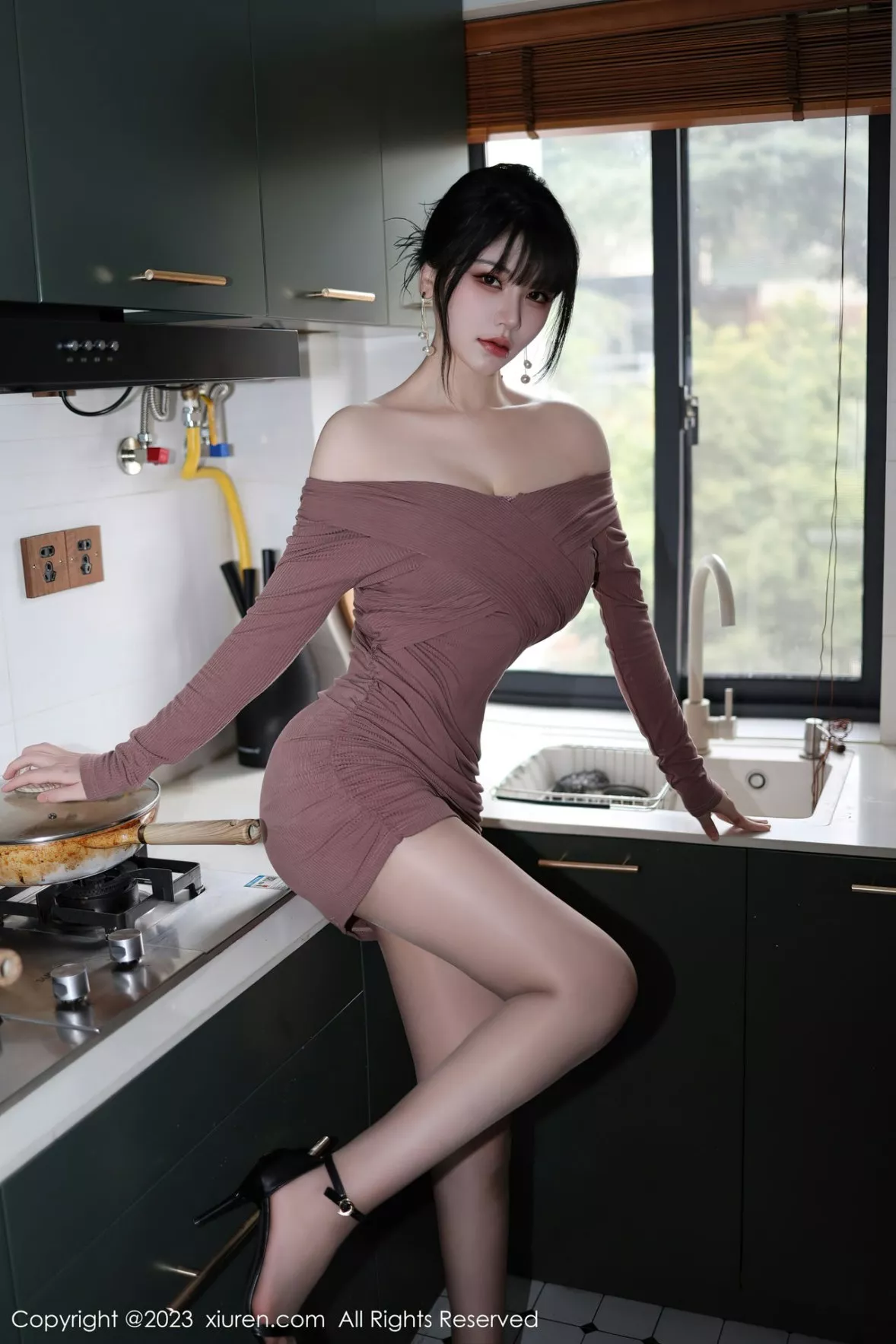 秀人集.com_[XiuRen秀人网]No.6178_模特桃桃子_私房性感厨娘装扮超薄无内肉丝秀翘臀美腿诱惑写真82P
