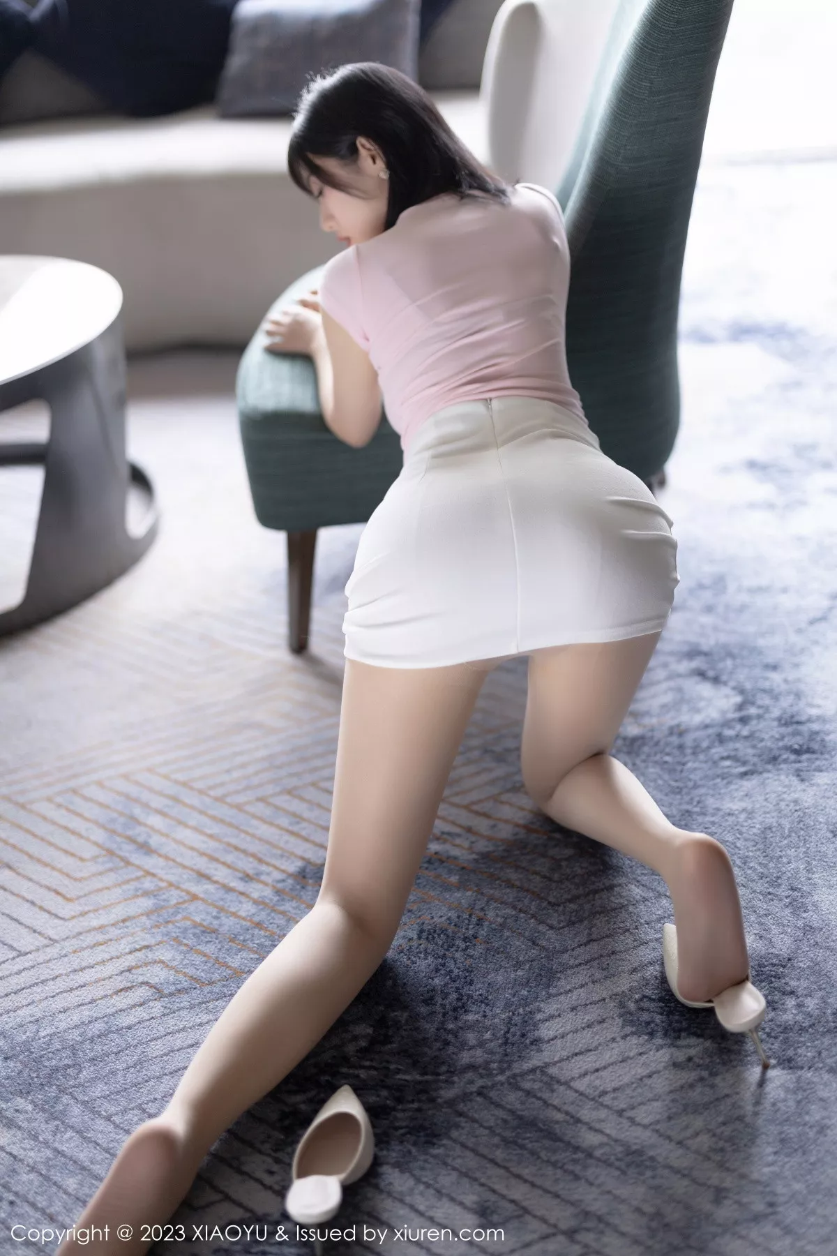 秀人集.com_[XiaoYu画语界]Vol.954_模特林子遥粉色收身上衣配白短裙露灰色蕾丝内衣迷人诱惑写真72P