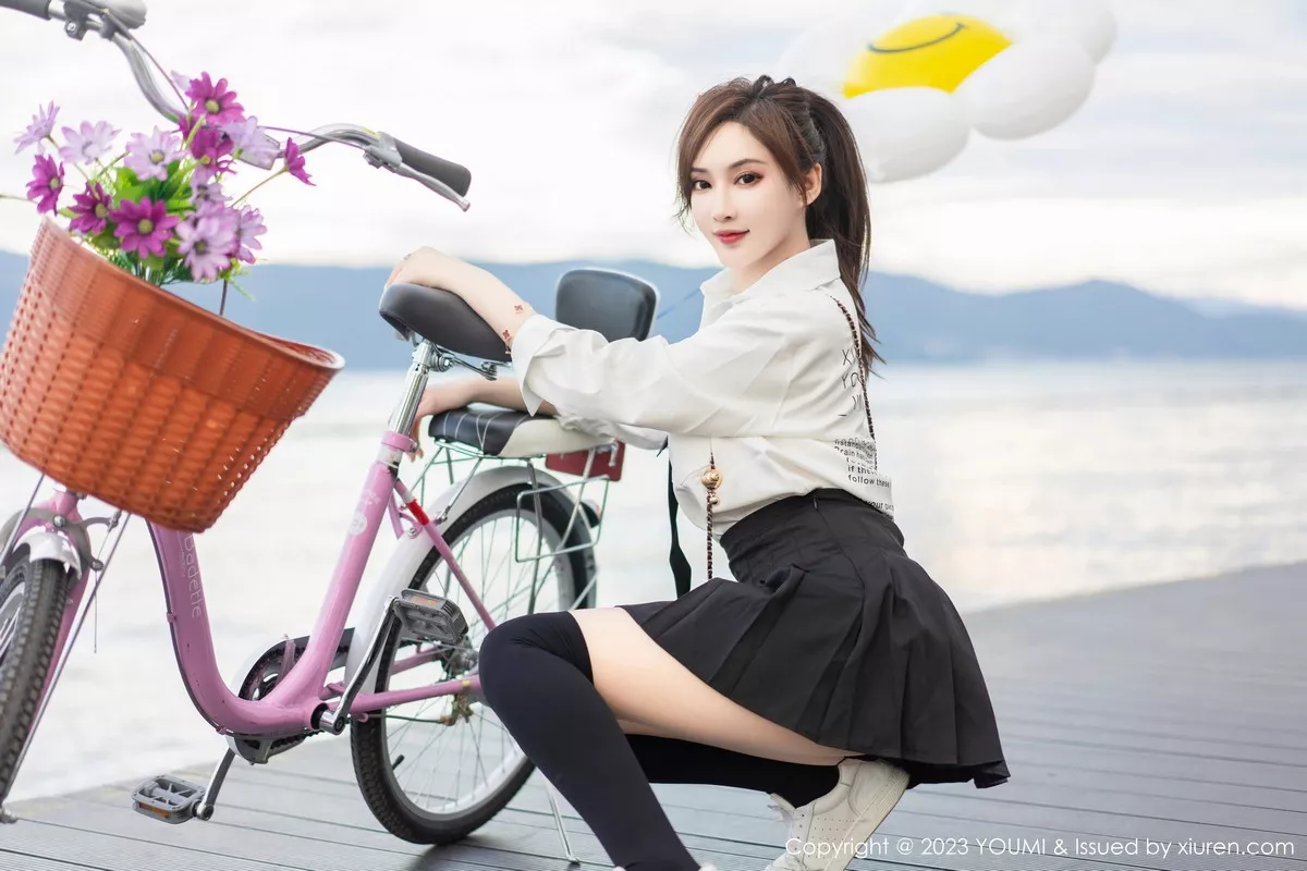 秀人集.com_[YouMi尤蜜荟]Vol.903_女神Carol周妍希大理旅拍性感白T配黑短裙秀完美身材迷人写真100P