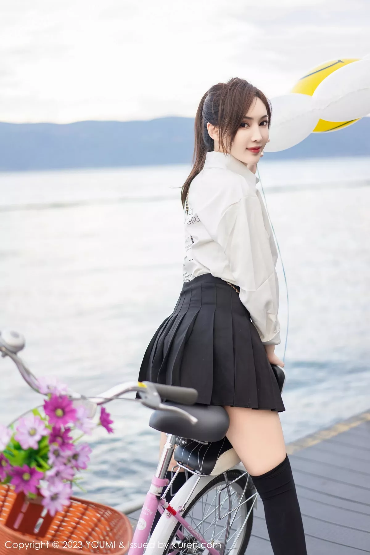秀人集.com_[YouMi尤蜜荟]Vol.903_女神Carol周妍希大理旅拍性感白T配黑短裙秀完美身材迷人写真100P