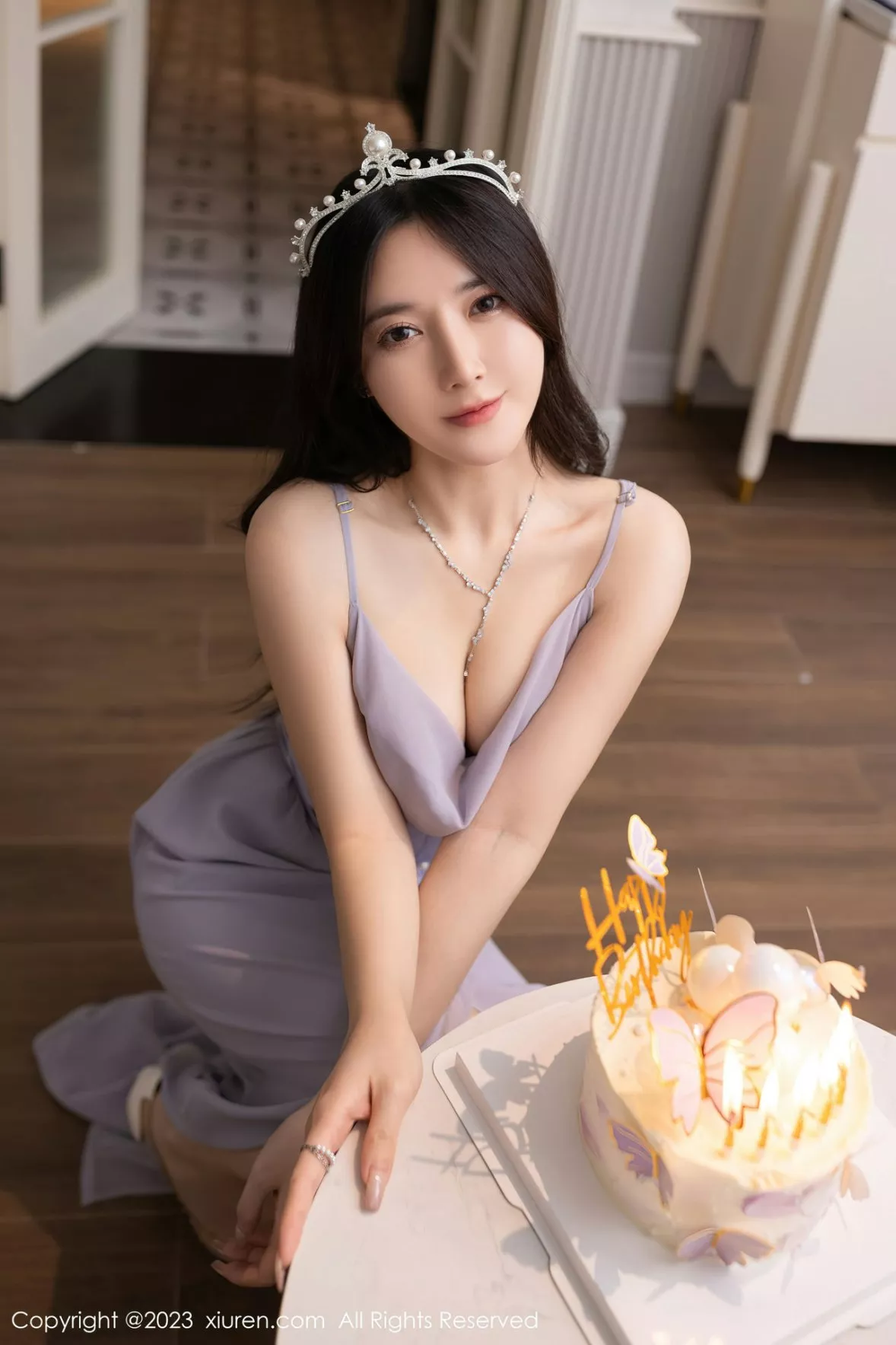 秀人集.com_[XiuRen秀人网]No.6286_模特鱼子酱Fish生日篇主题紫灰色连衣长裙秀曼妙身姿迷人写真83P