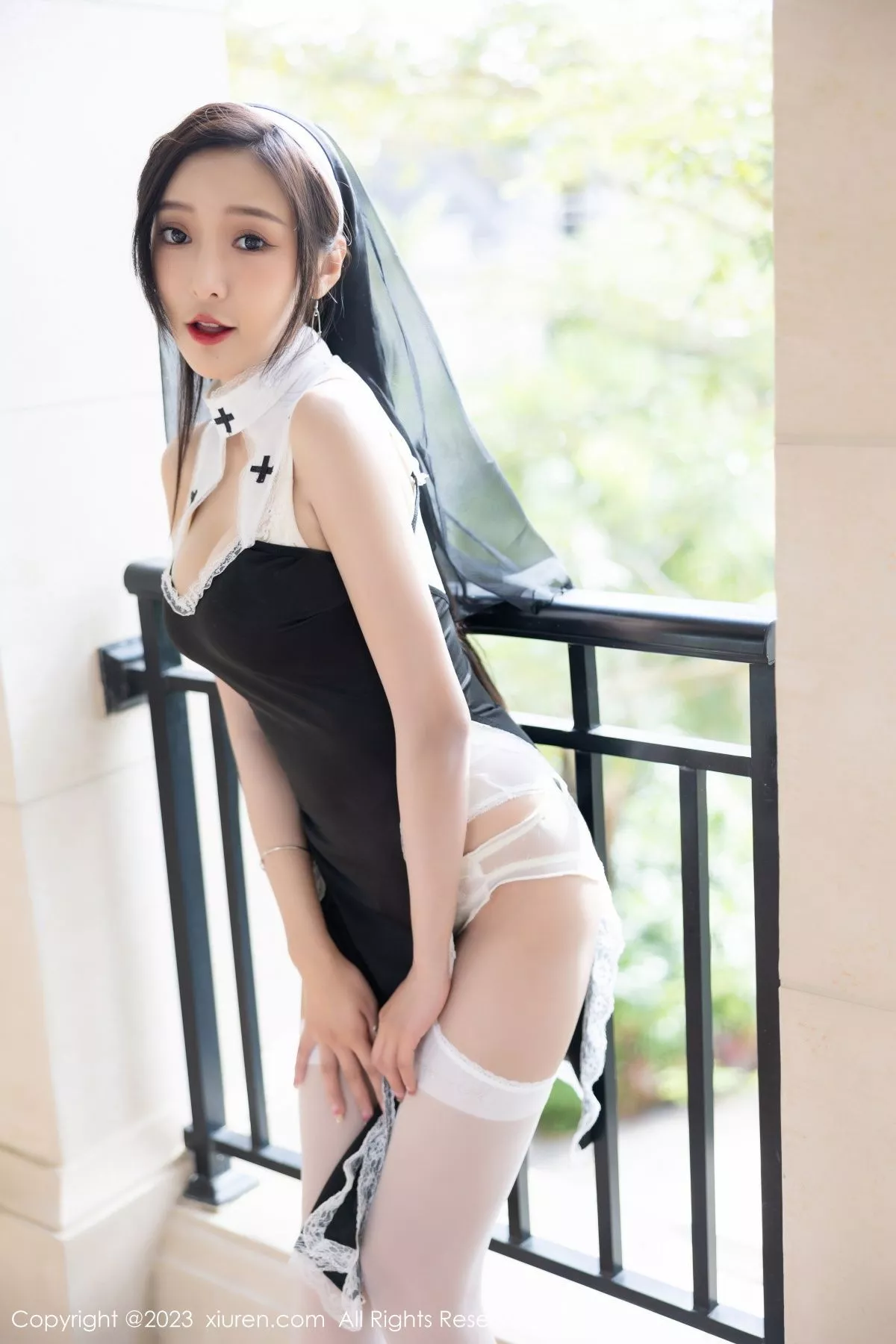 秀人集.com_[XiuRen秀人网]No.6284_女神王馨瑶yanni私房半脱露白色蕾丝内衣配白丝吊袜惹火诱惑写真81P