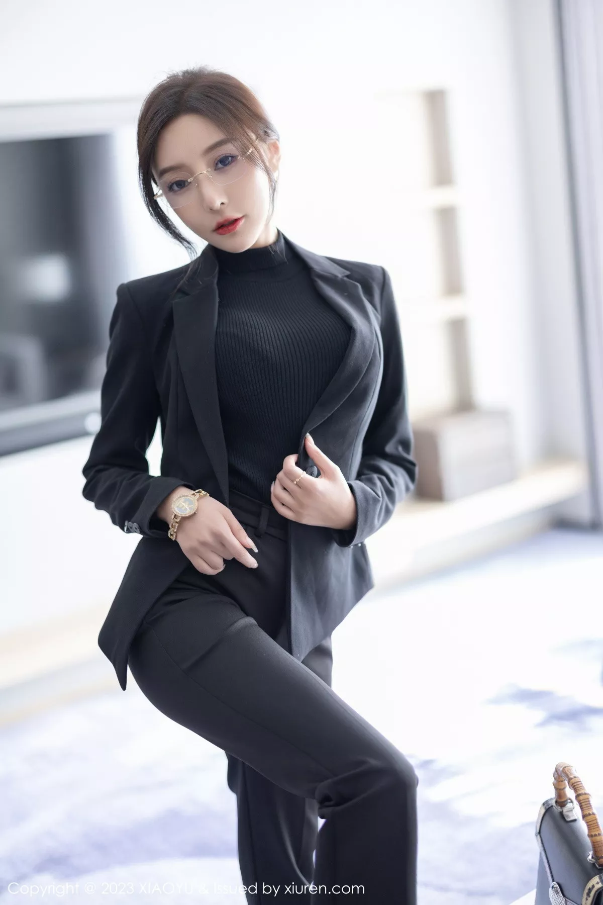 秀人集.com_[XiaoYu画语界]Vol.974_女神王馨瑶yanni性感黑色Ol装露黑色蕾丝内衣超薄黑丝诱惑写真93P