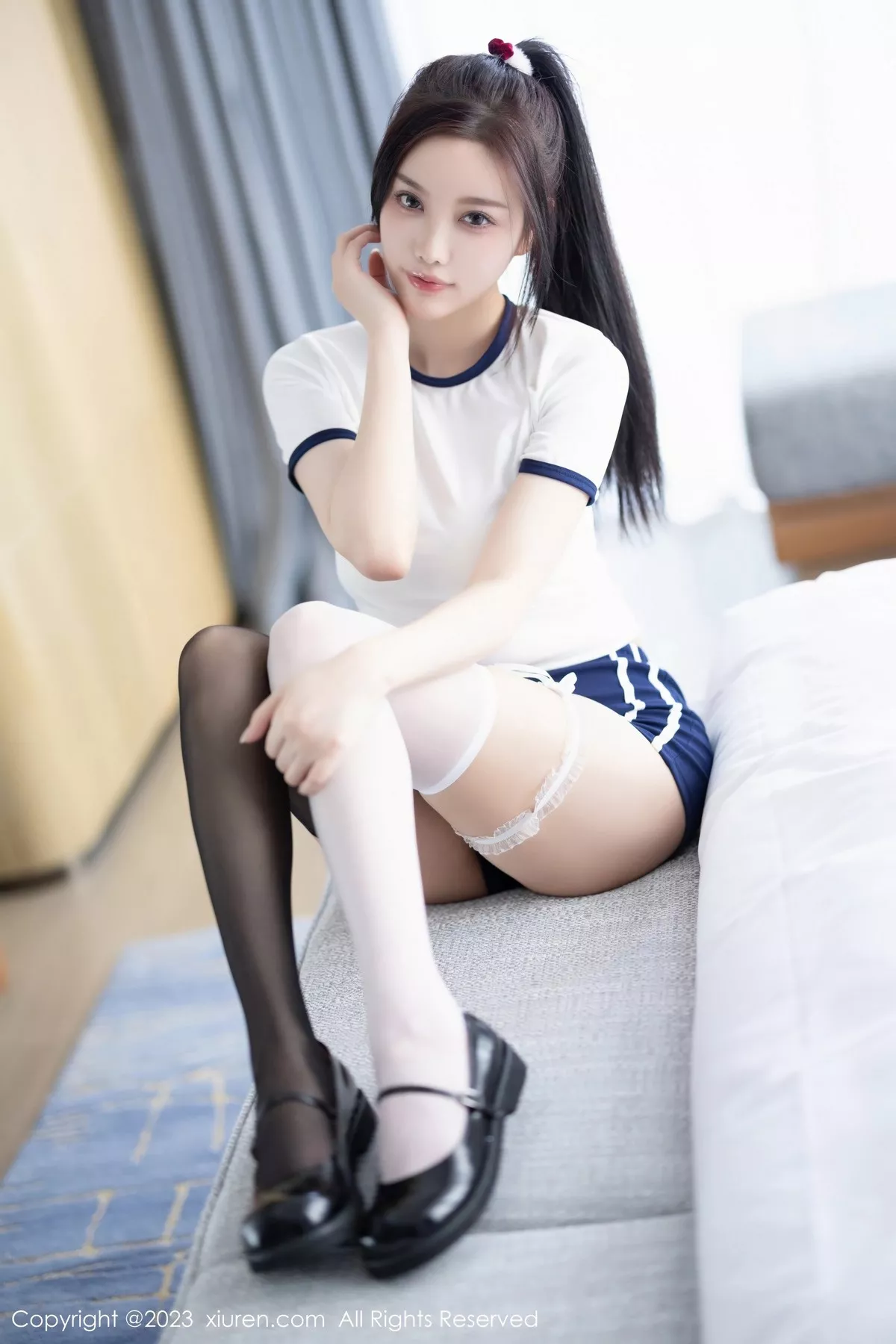 秀人集.com_[XiuRen秀人网]No.6337_女神杨晨晨Yome白色收身衣配蓝色短裤秀丰腴身材完美诱惑写真86P