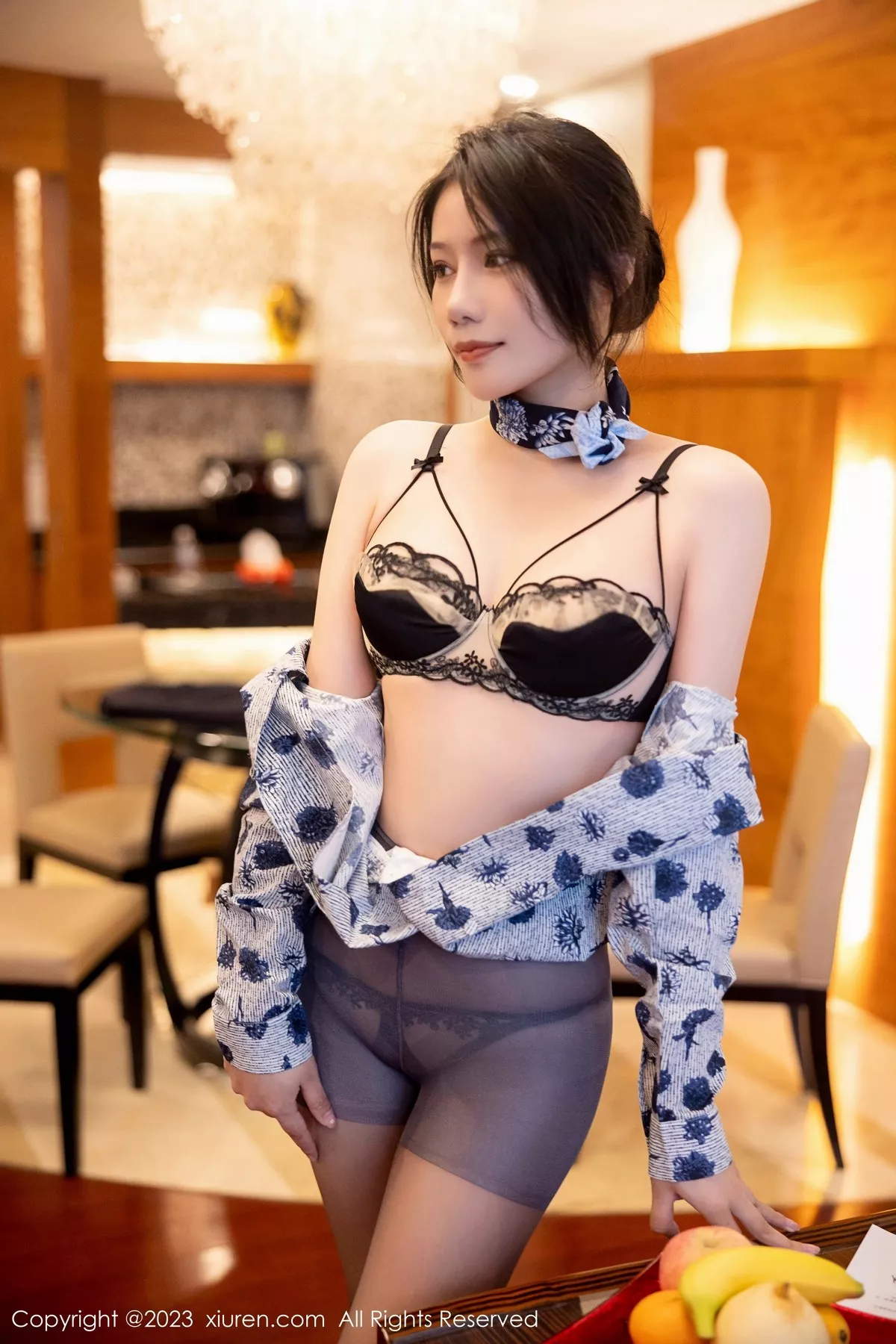 秀人集.com_[XiuRen秀人网]No.6338_新人模特王楚璇脱空姐制服露黑色蕾丝内衣配超薄灰丝诱惑写真56P