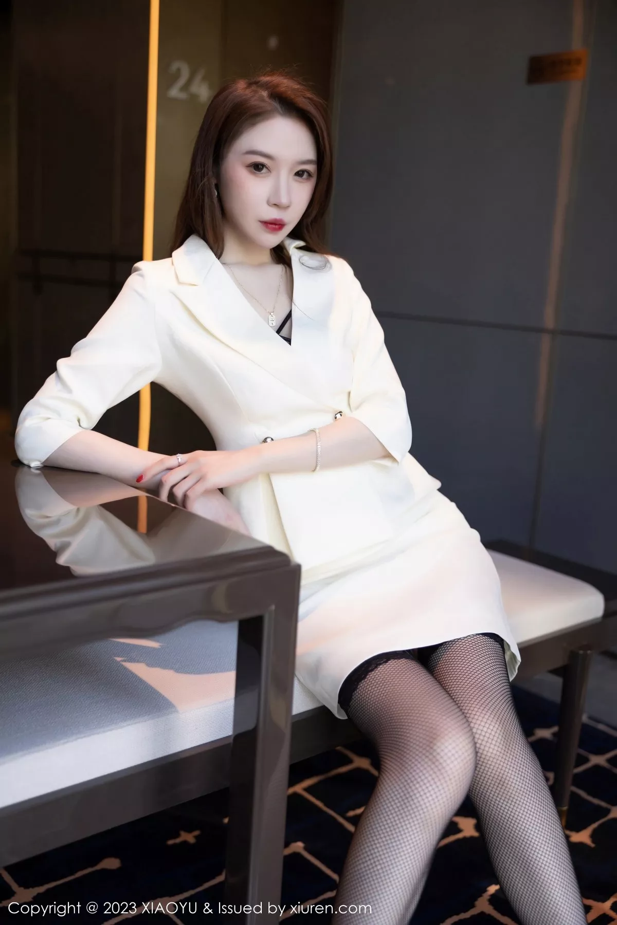 秀人集.com_[XiaoYu画语界]Vol.977_模特梦心玥黑色情趣内衣配黑色蕾丝吊袜秀曼妙身姿诱惑写真101P
