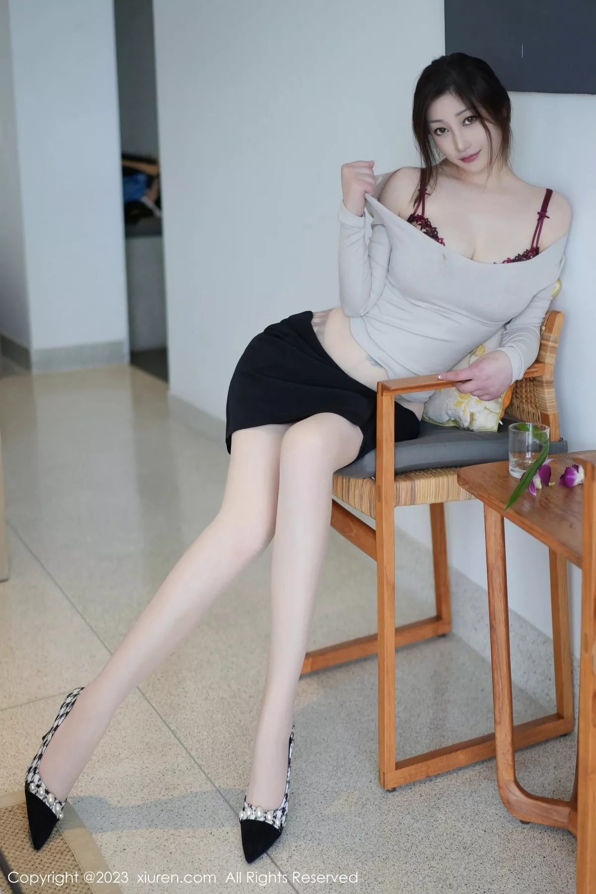 秀人集.com_[XiuRen秀人网]No.6351_女神妲己_Toxic半脱露性感红色内衣配原色丝袜秀翘臀诱惑写真80P