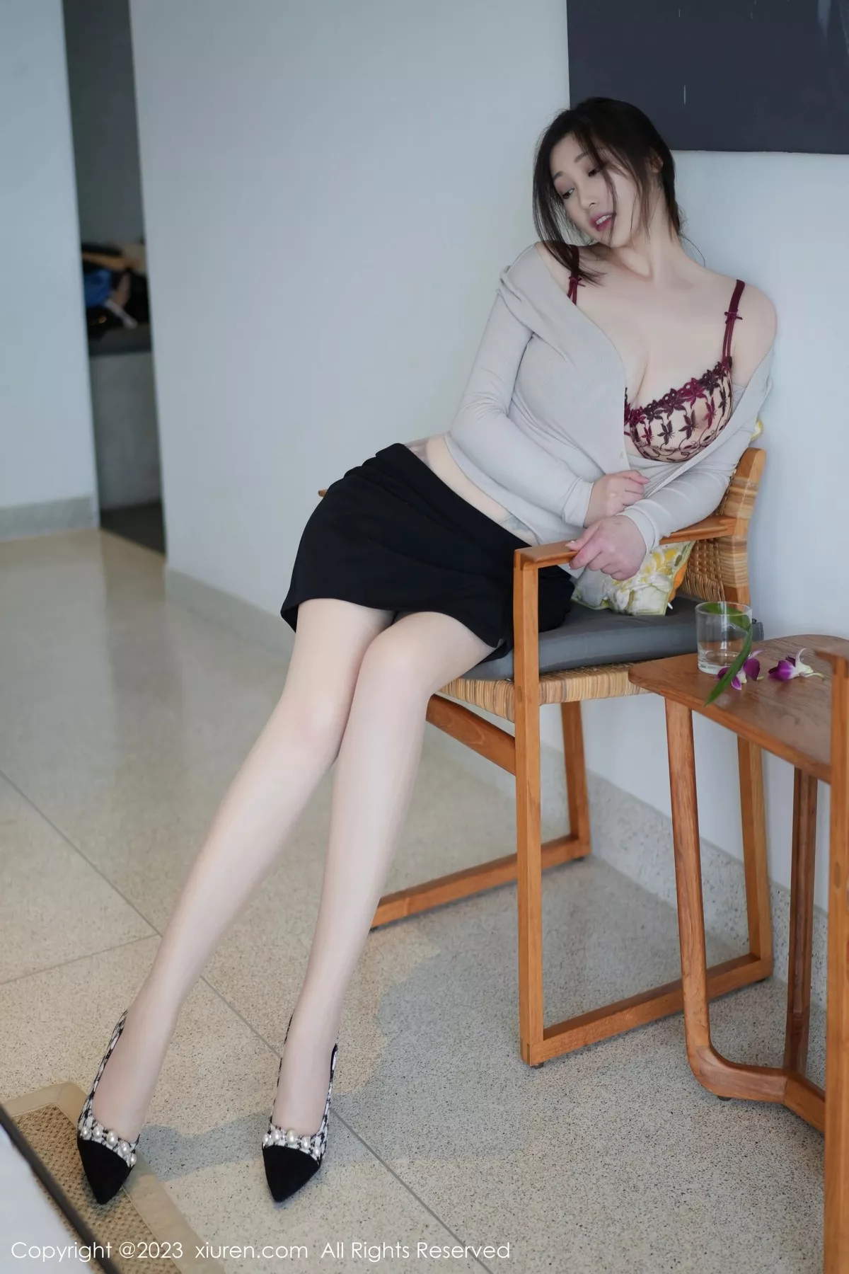 秀人集.com_[XiuRen秀人网]No.6351_女神妲己_Toxic半脱露性感红色内衣配原色丝袜秀翘臀诱惑写真80P