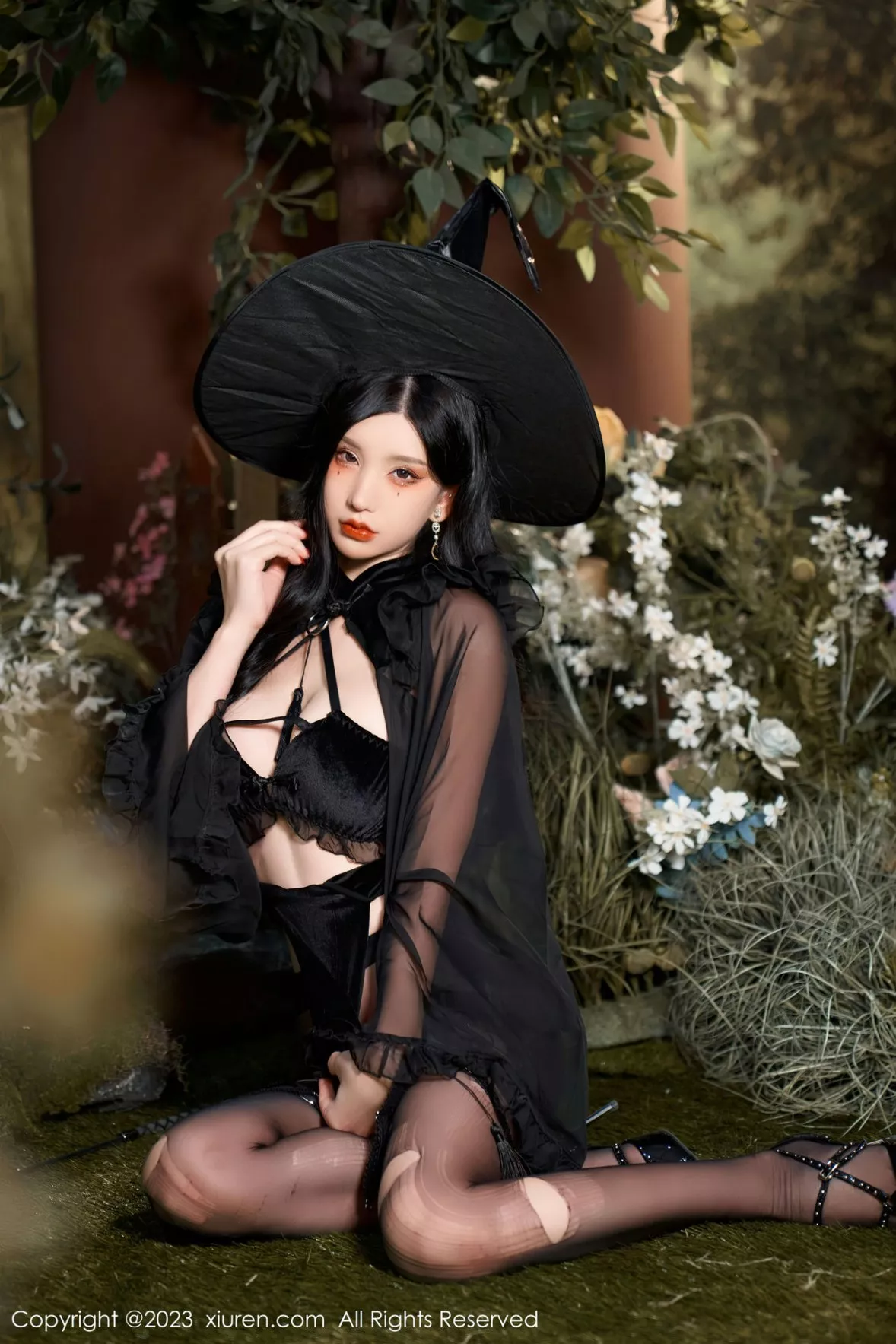 秀人集.com_[XiuRen秀人网]No.6362_女神周于希Sally女巫的救赎主题半脱露豪乳遮点惹火诱惑写真71P