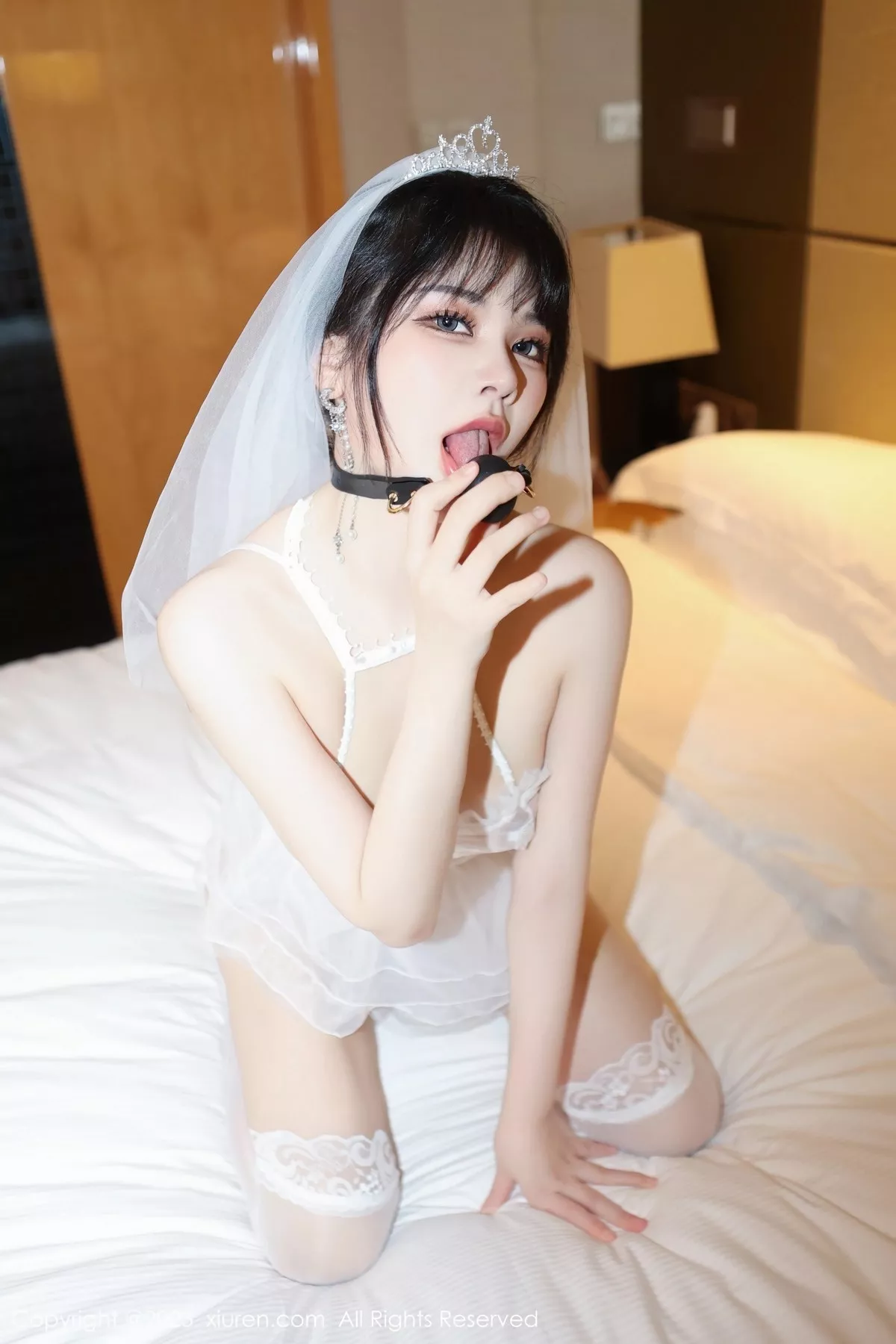 秀人集.com_[XiuRen秀人网]No.6365_模特桃桃子_性感白色蕾丝婚纱配白丝袜透视秀惹火身材诱惑写真89P