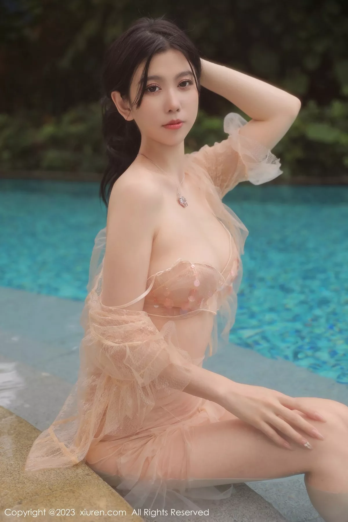 秀人集.com_[XiuRen秀人网]No.6370_模特李雅柔泳池场景性感浅色薄透连衣长裙秀完美身材诱惑写真55P