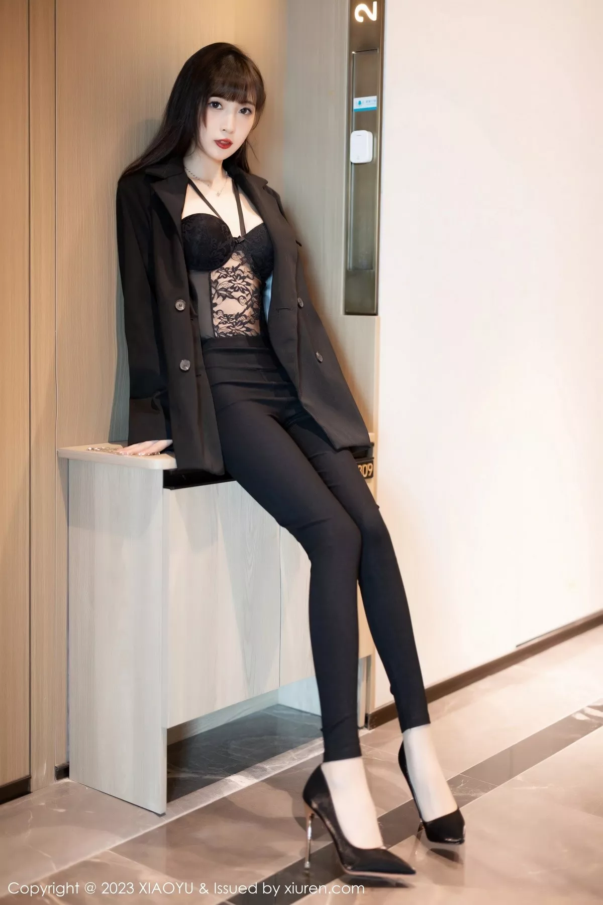 秀人集.com_[XiaoYu画语界]Vol.981_模特林星阑性感黑色连体蕾丝内衣配原色丝袜秀曼妙身姿诱惑写真87P