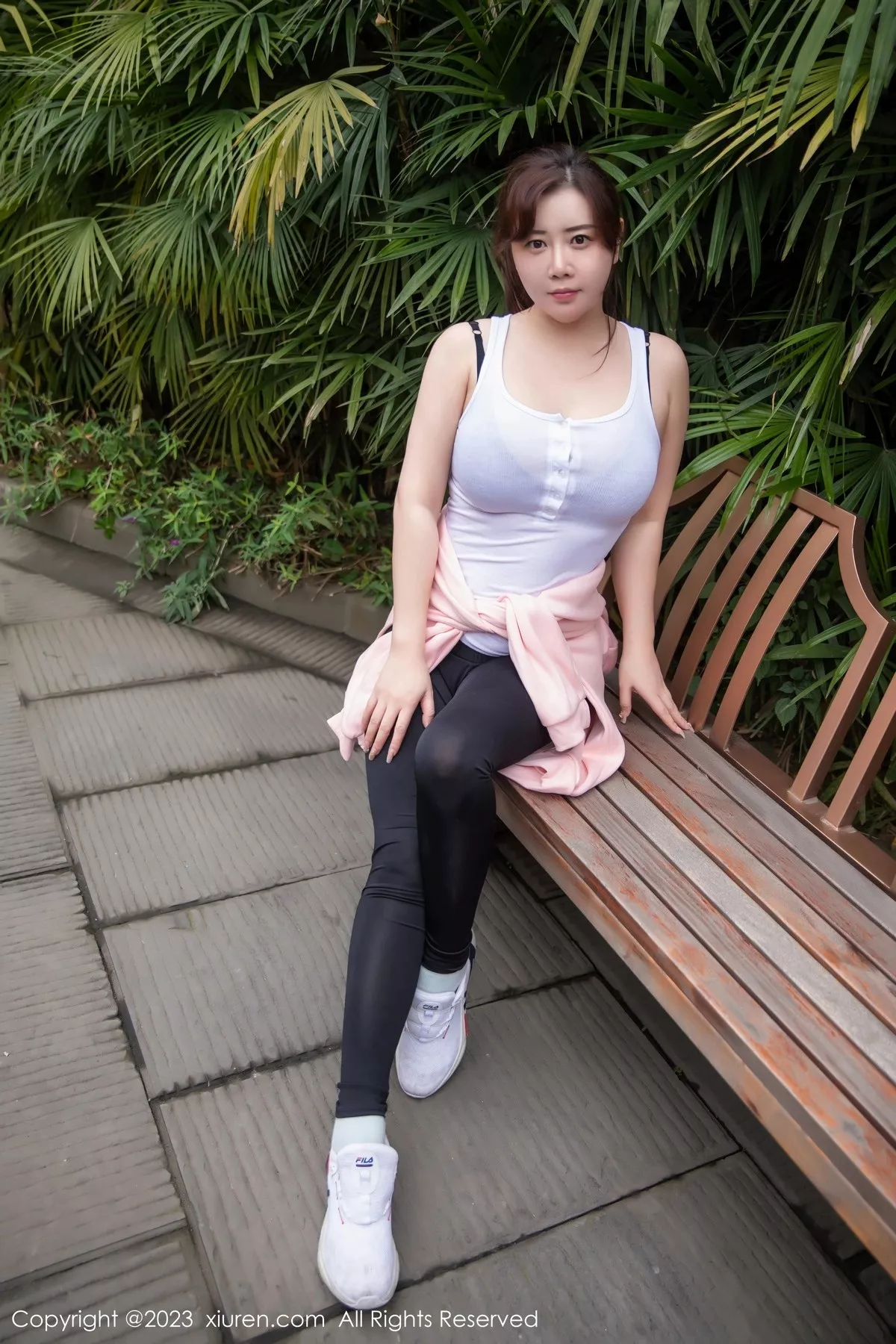 秀人集.com_[XiuRen秀人网]No.6386_模特王婉悠Queen性感紧身运动服半脱秀丰满身材惹火诱惑写真52P