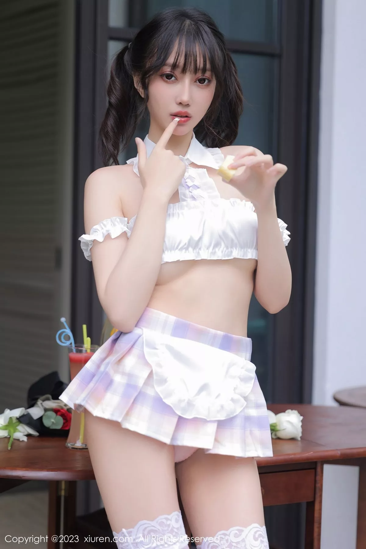 秀人集.com_[XiuRen秀人网]No.6392_模特玥儿玥er万宁旅拍脱性感格子短裙露粉色内裤迷人诱惑写真52P