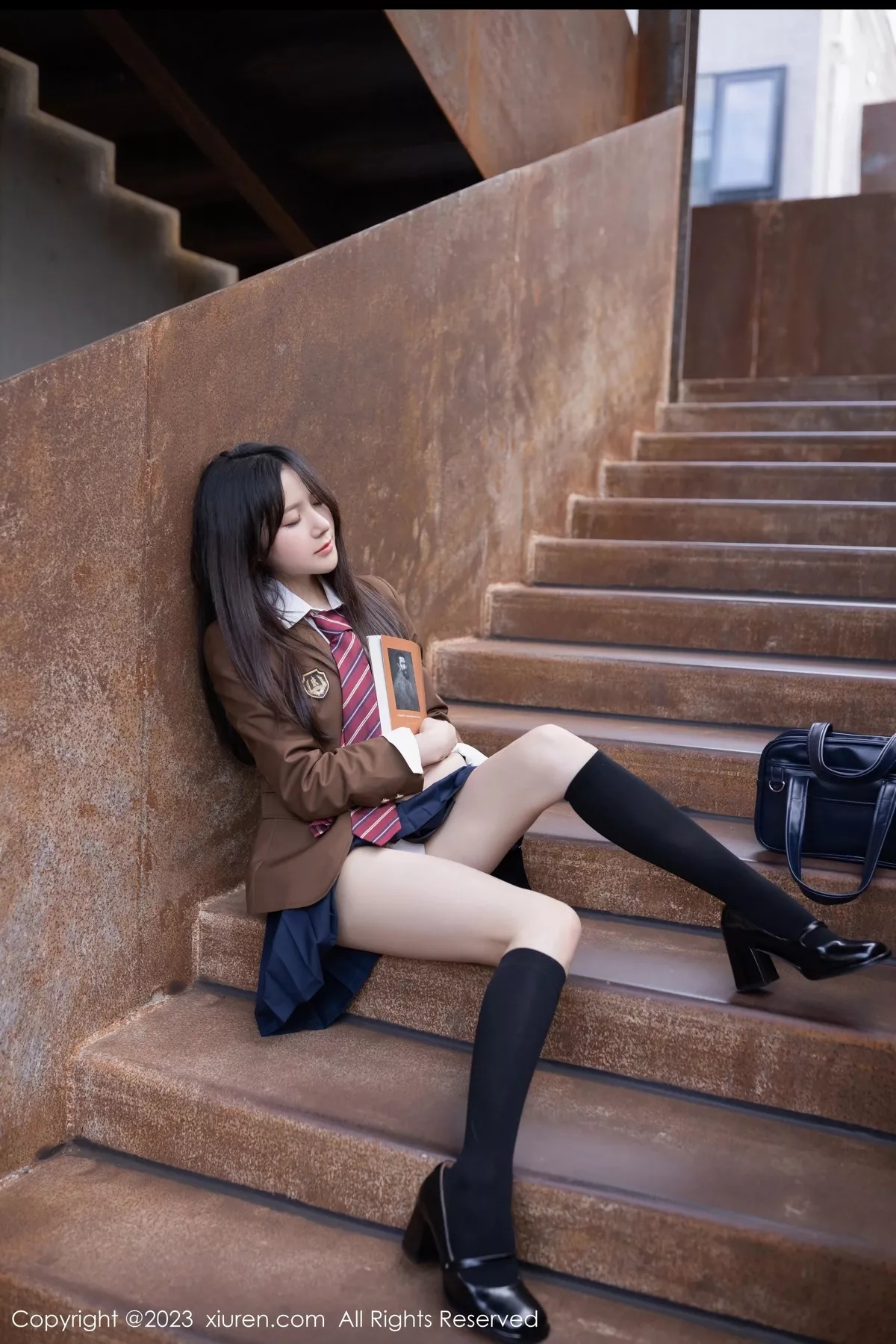 秀人集.com_[XiuRen秀人网]No.6400_模特鱼子酱Fish性感学妹装扮白T配深蓝短裙秀曼妙身姿诱惑写真82P