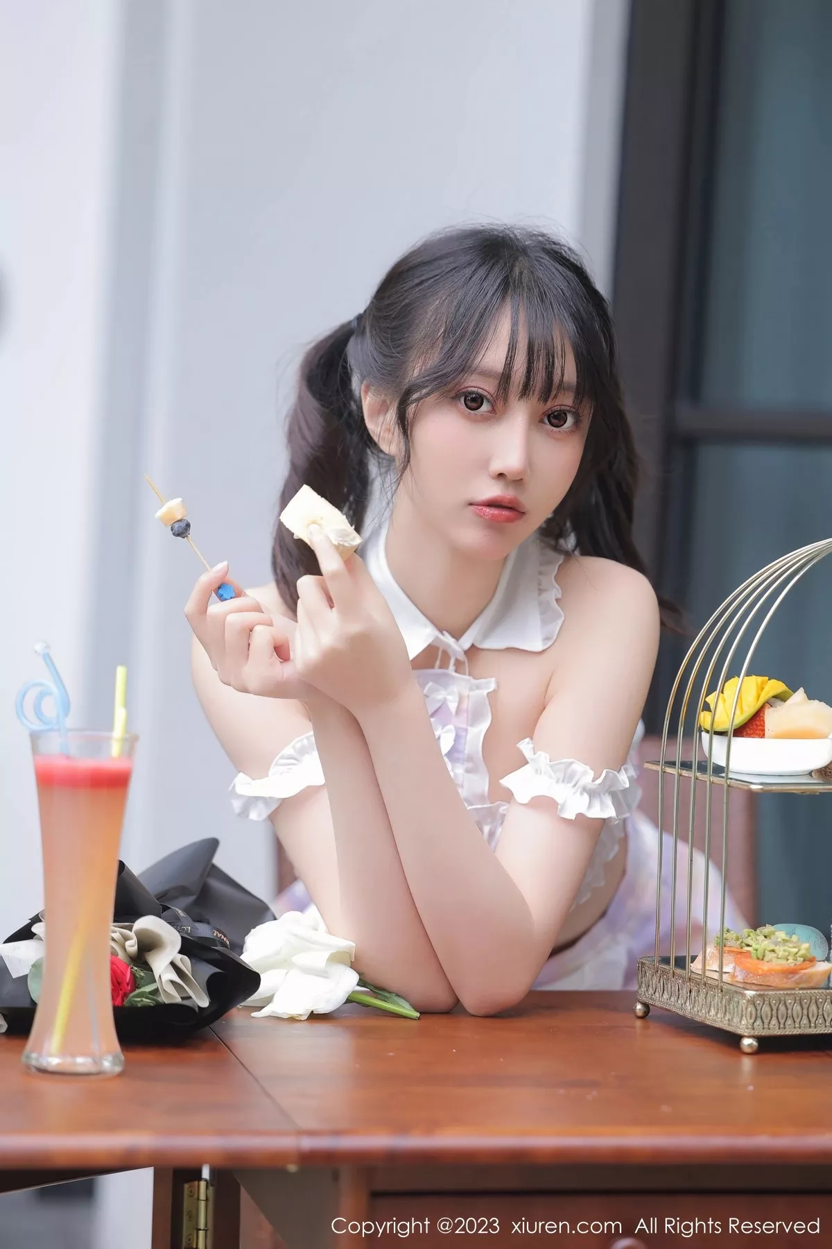 秀人集.com_[XiuRen秀人网]No.6392_模特玥儿玥er万宁旅拍脱性感格子短裙露粉色内裤迷人诱惑写真52P