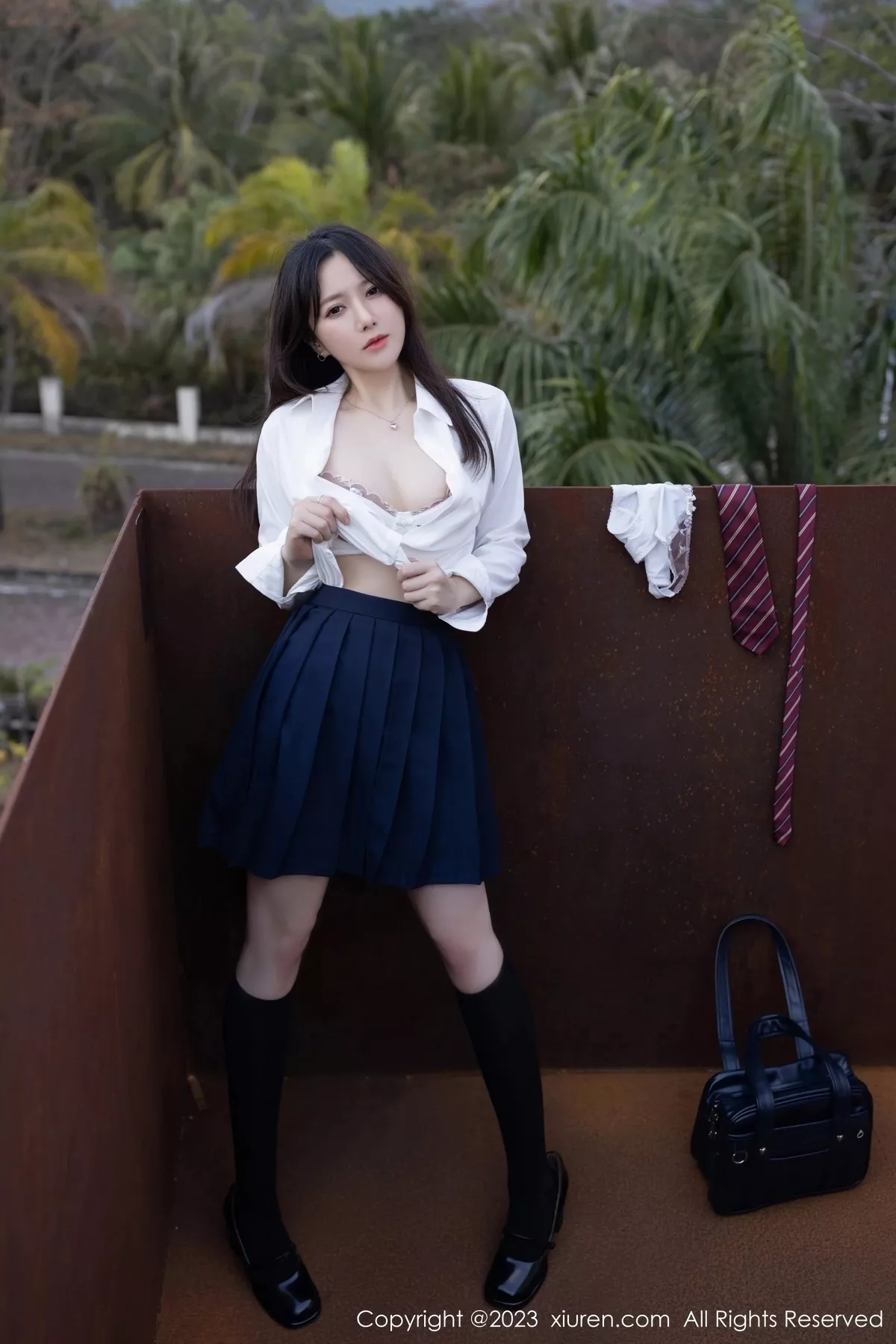 秀人集.com_[XiuRen秀人网]No.6400_模特鱼子酱Fish性感学妹装扮白T配深蓝短裙秀曼妙身姿诱惑写真82P