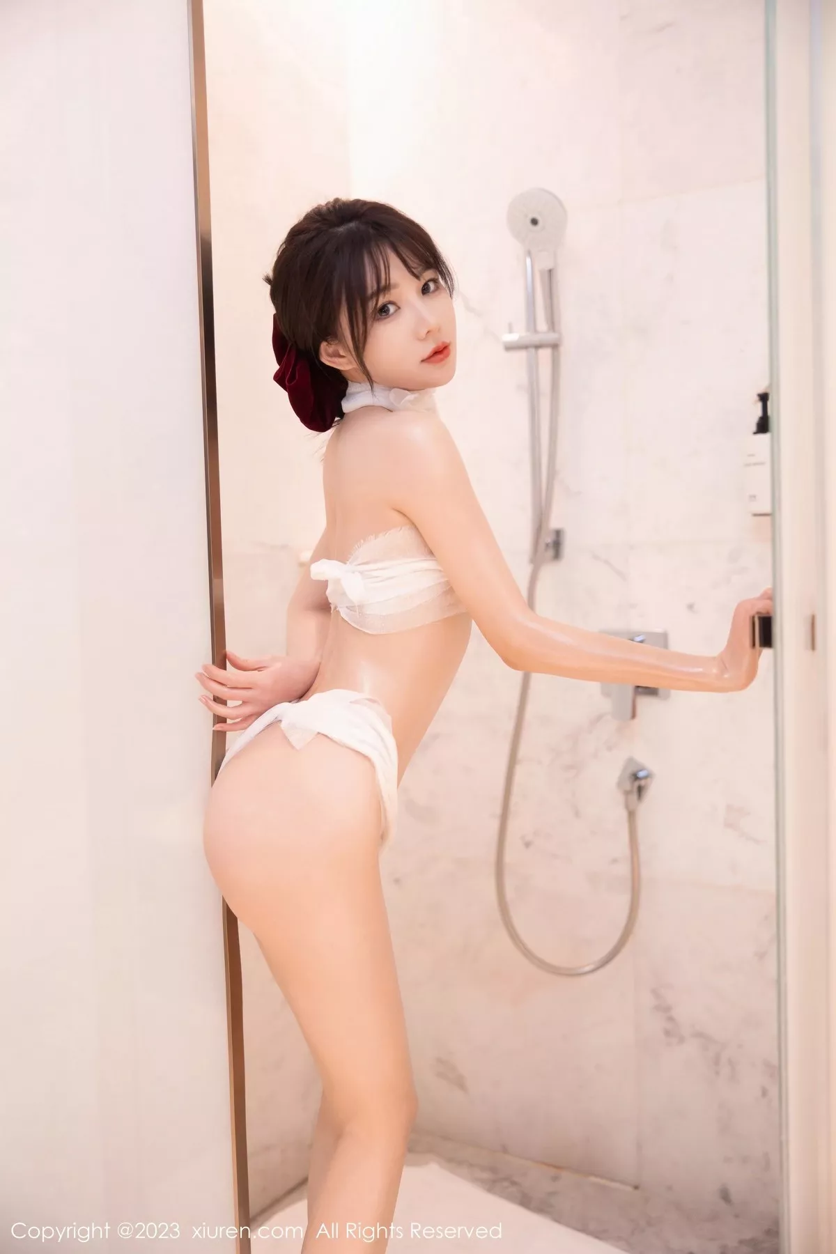 秀人集.com_[XiuRen秀人网]No.6405_模特婠婠么浴室场景性感白色情趣薄纱秀曼妙身姿完美诱惑写真81P