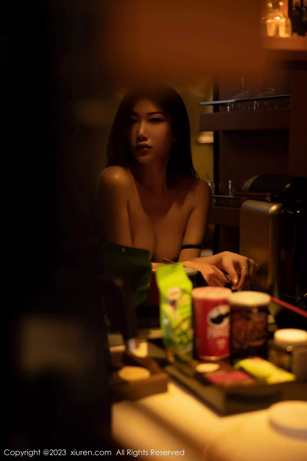 秀人集.com_[XiuRen秀人网]No.6418_模特李佳芮cherie深色条纹服配短裙露黑色蕾丝情趣内衣诱惑写真75P