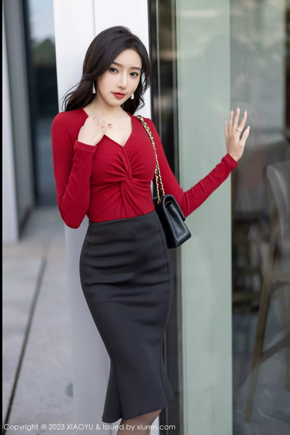 秀人集.com_[XiaoYu画语界]Vol.987_女神王馨瑶yanni红色服饰配黑短裙露浅灰蕾丝内衣完美诱惑写真95P