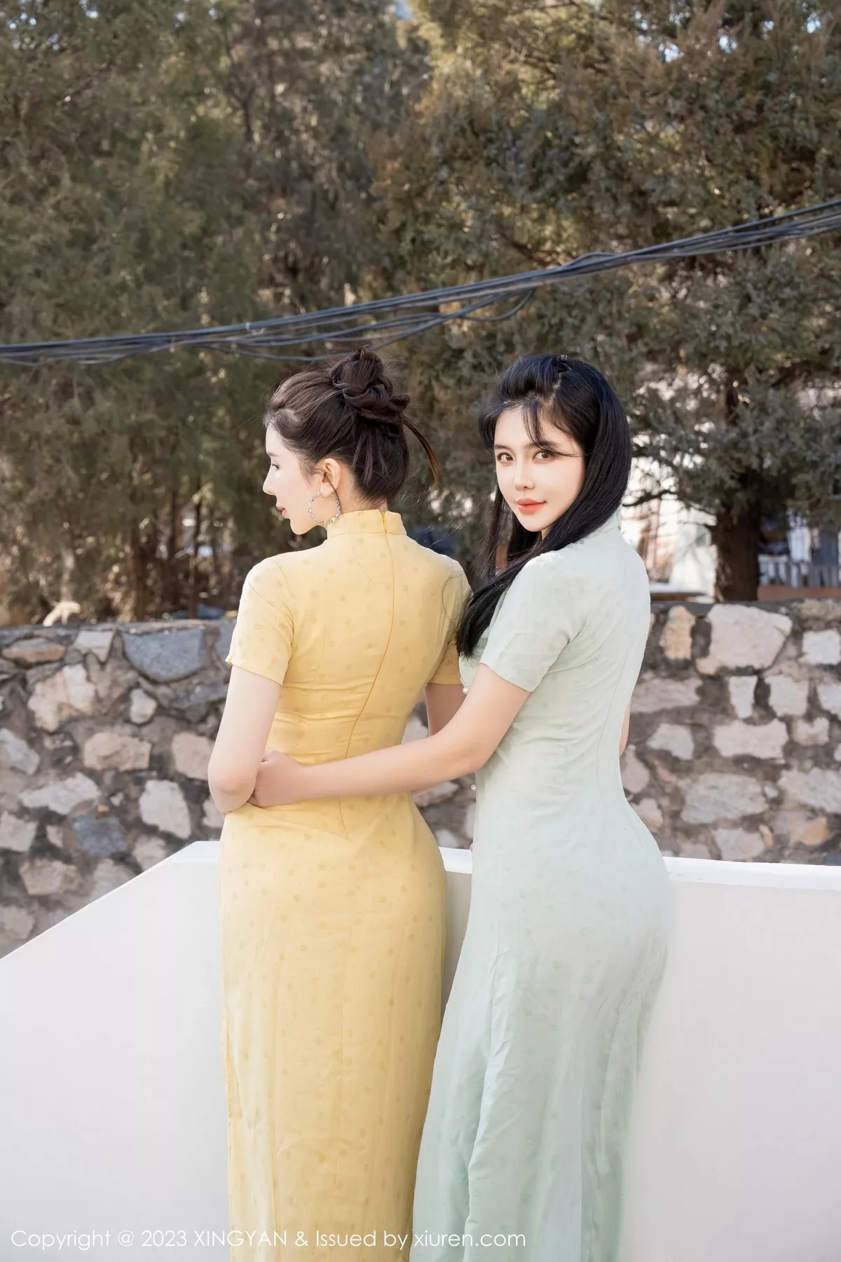 秀人集.com_[XINGYAN星颜社]VOL.183_女神刘钰儿＆李丽莎合集性感轻透旗袍服饰配原色丝袜诱惑写真69P