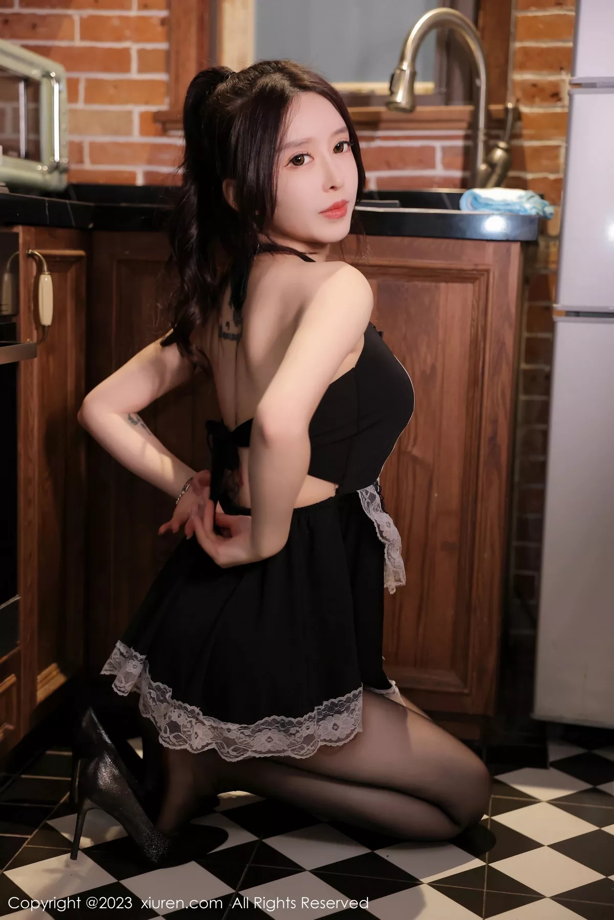 秀人集.com_[XiuRen秀人网]No.6295_模特玉兔miki性感黑色女仆服配超薄无内黑丝秀惹火身材诱惑写真62P